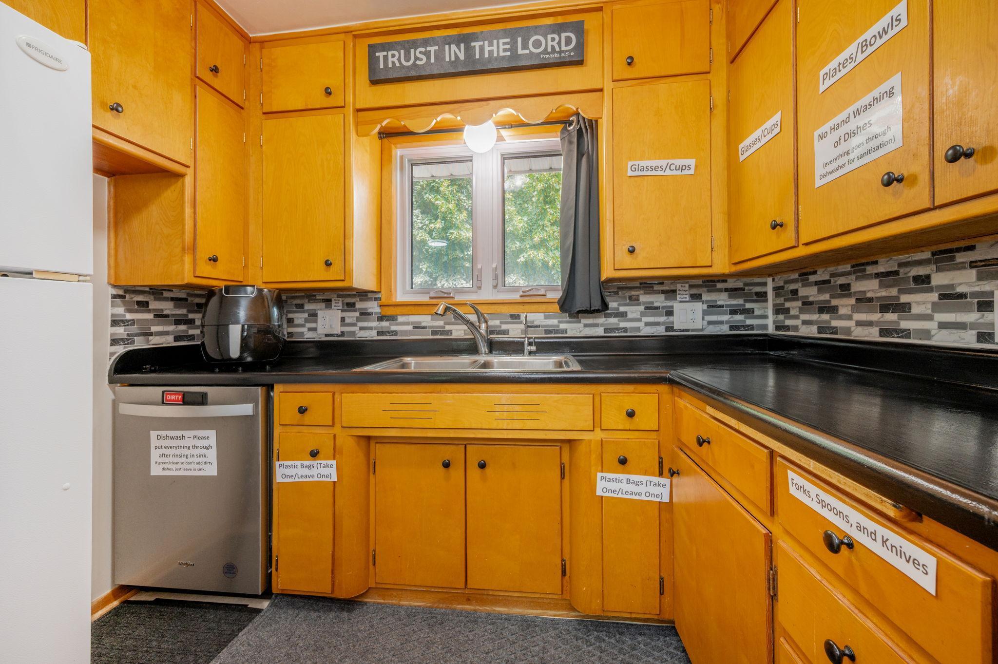 453 17th Street Property Photo 9