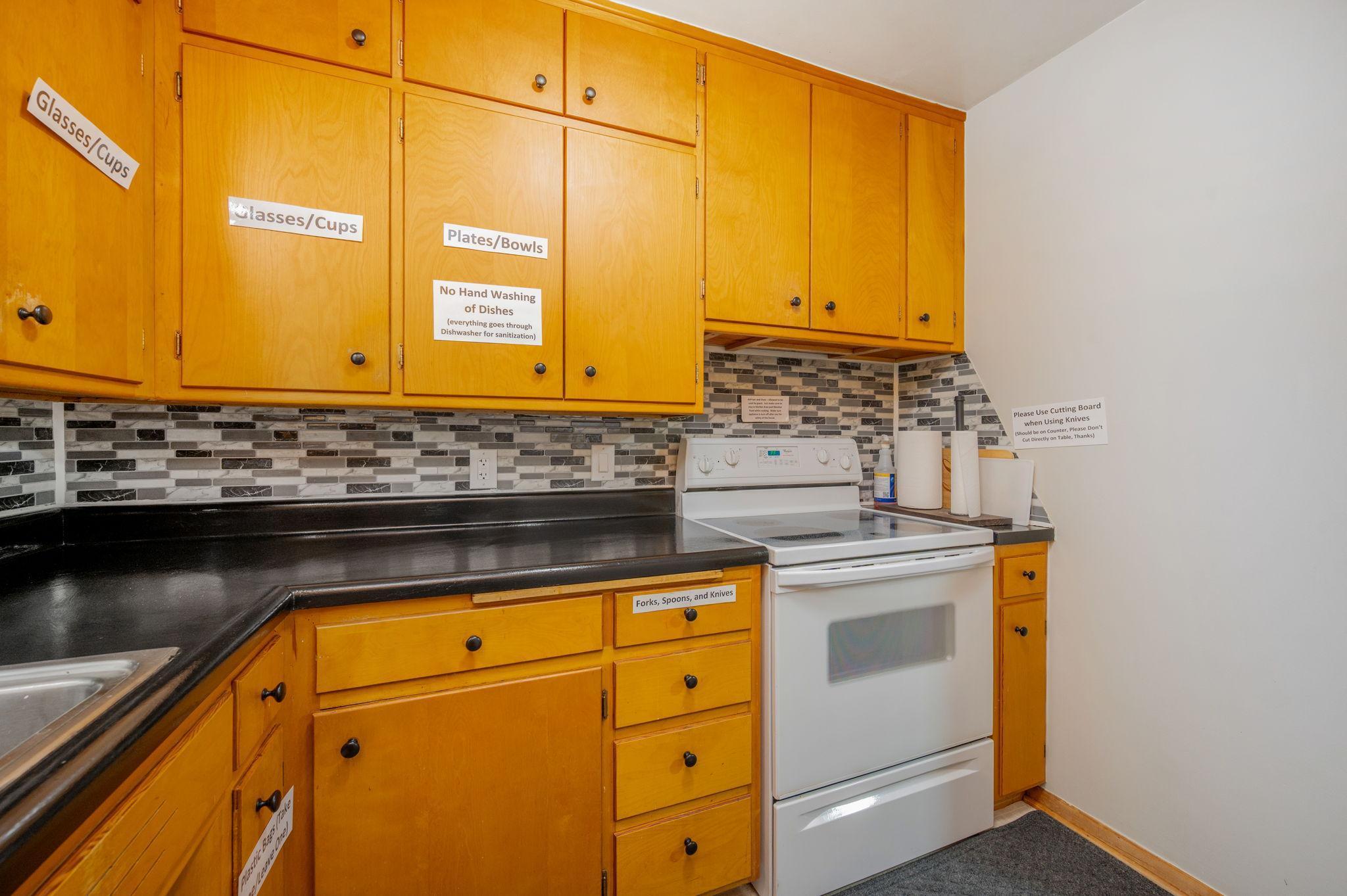 453 17th Street Property Photo 10