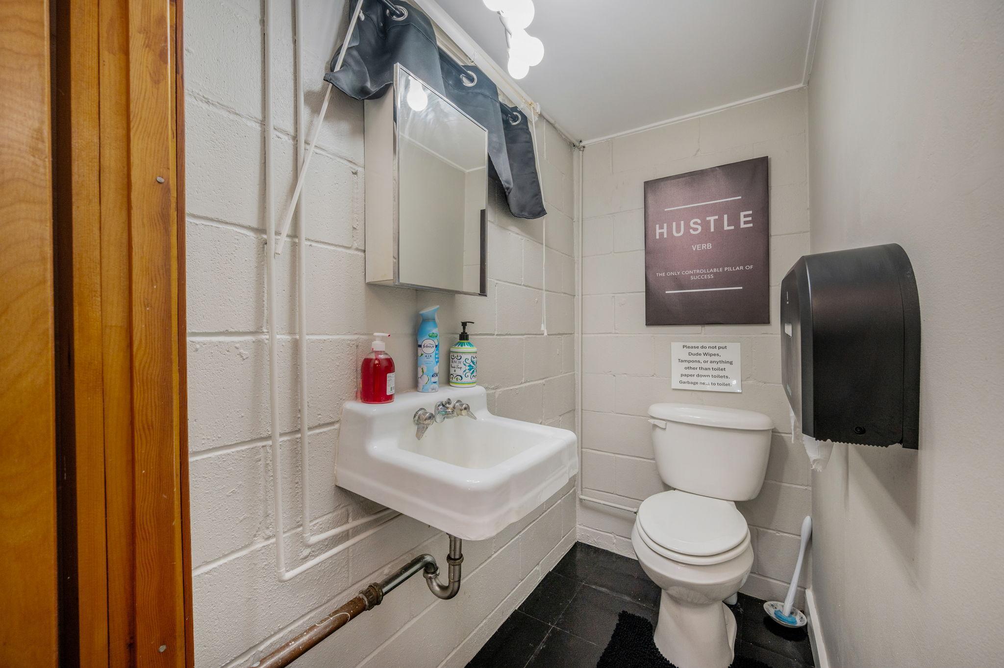 453 17th Street Property Photo 19