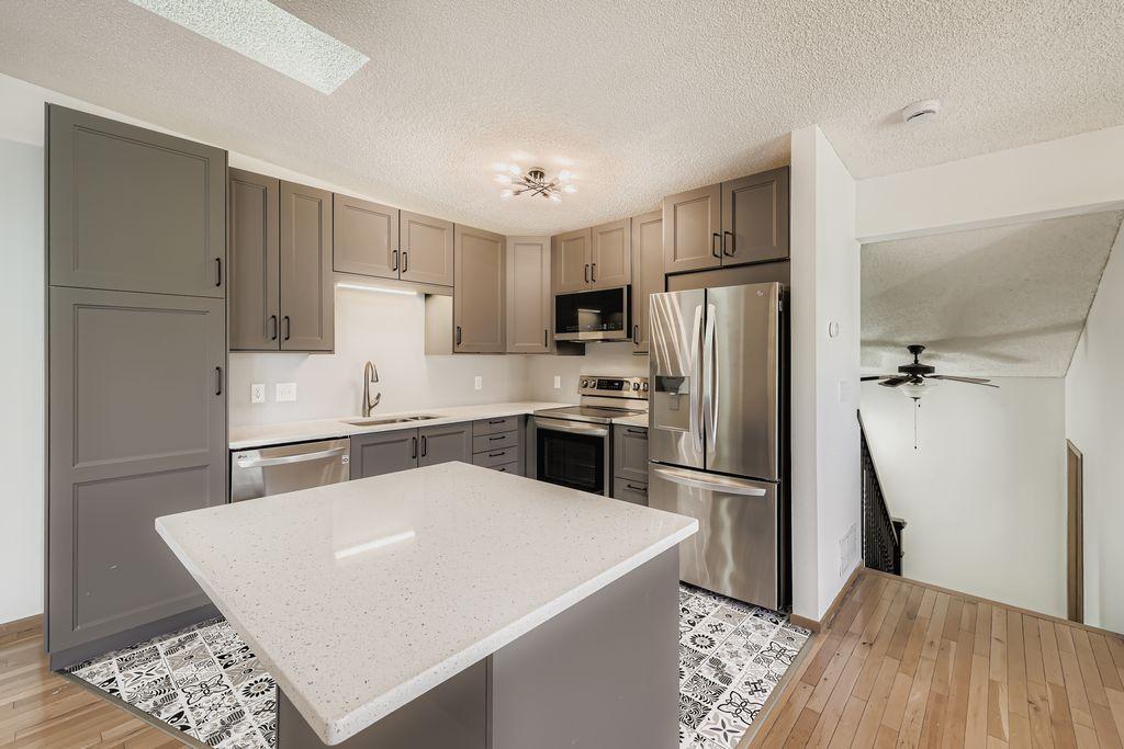 5623 Pompano Drive Property Photo 2