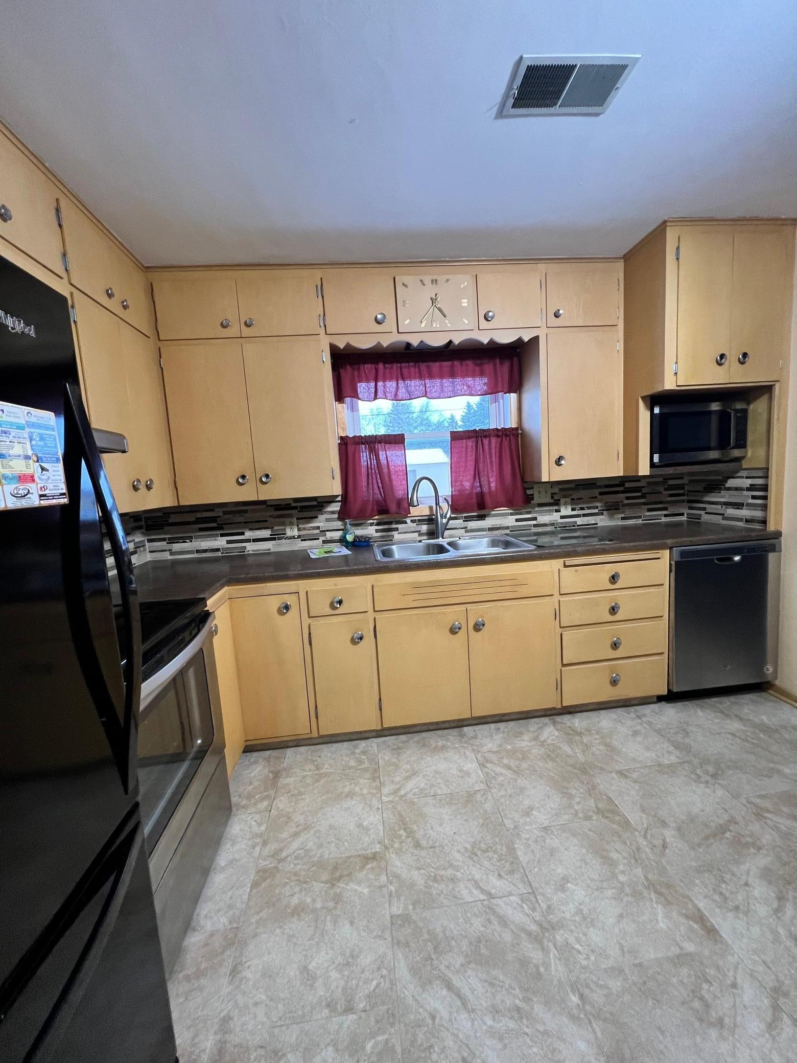 537 E Ronning Avenue Property Photo 11