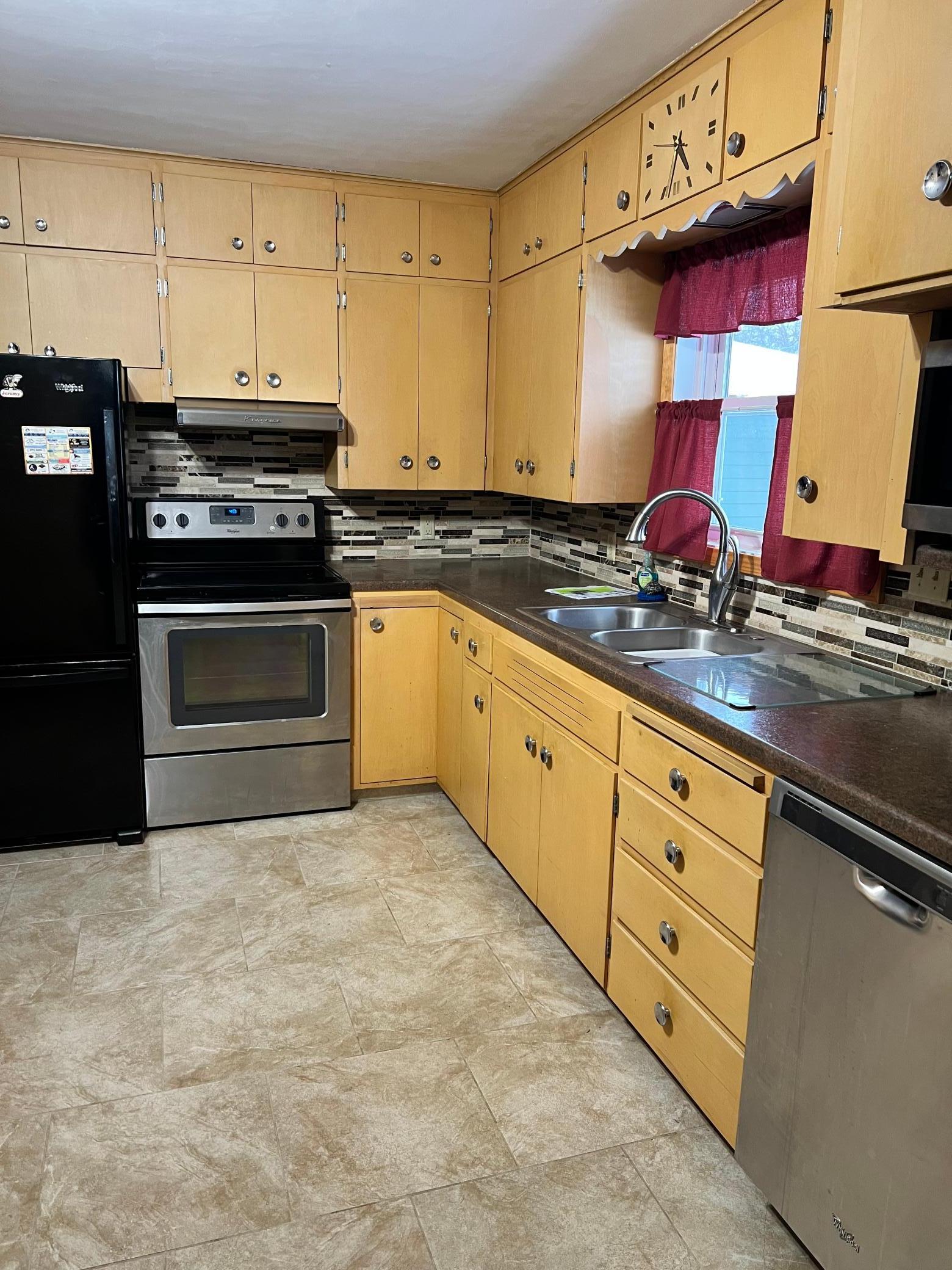 537 E Ronning Avenue Property Photo 12