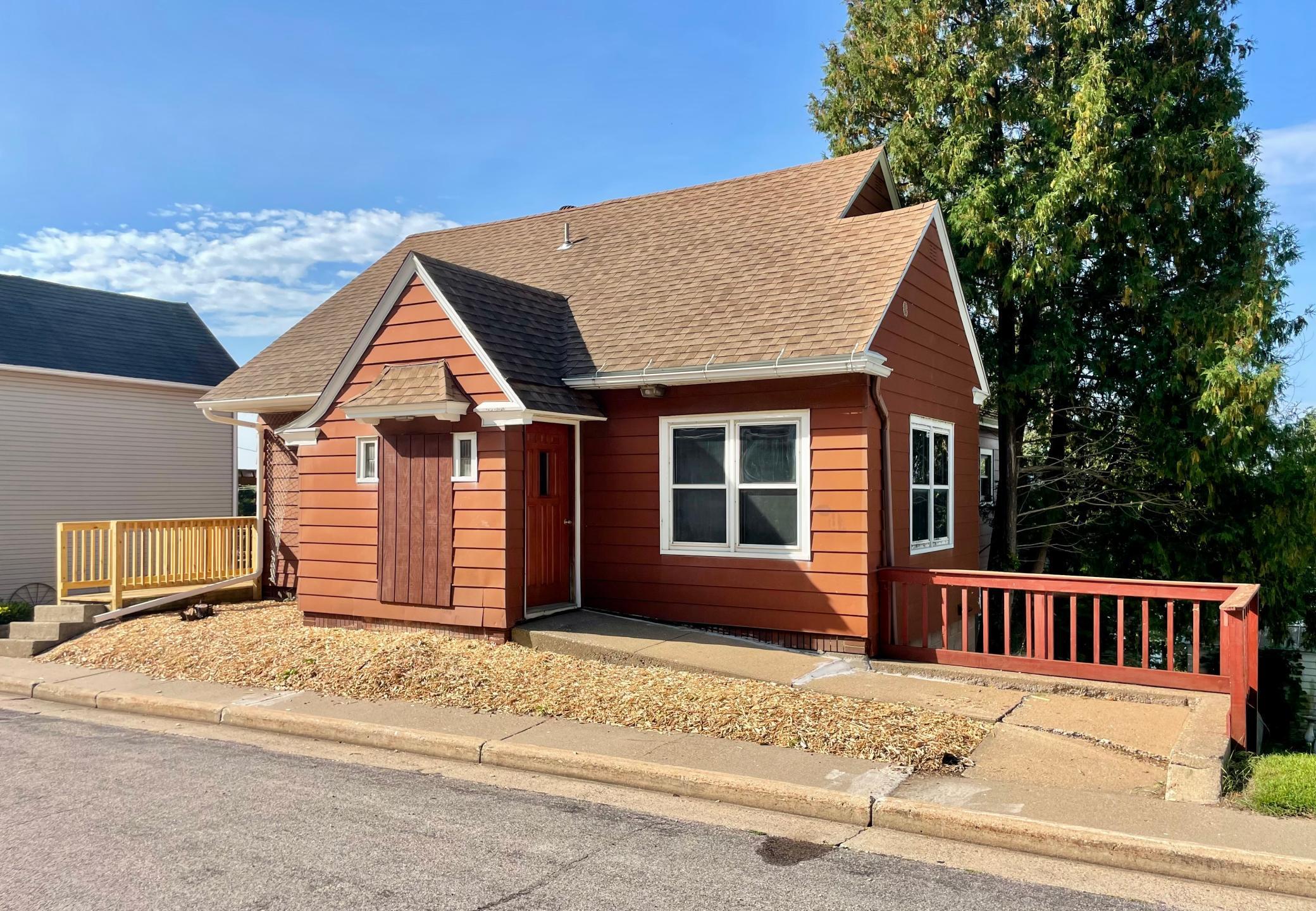 1004 S 2nd Street Property Photo 1