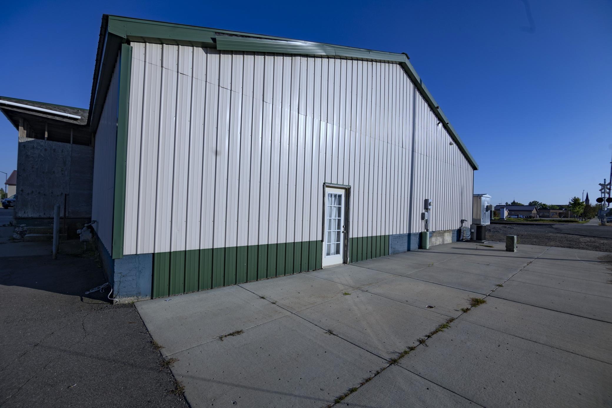 105 Ne Ash Avenue Property Photo 3
