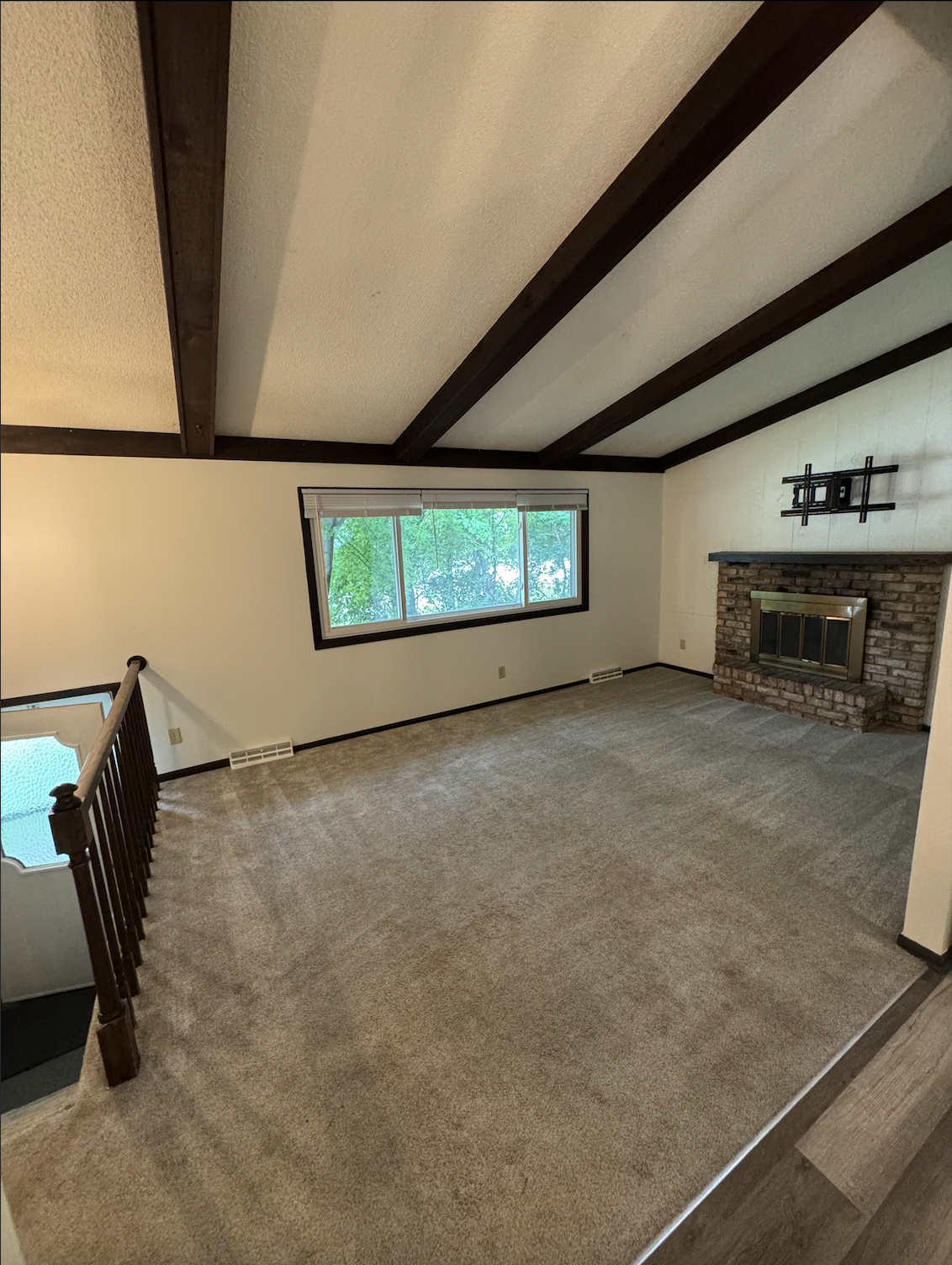 571 County Road B E Property Photo 3