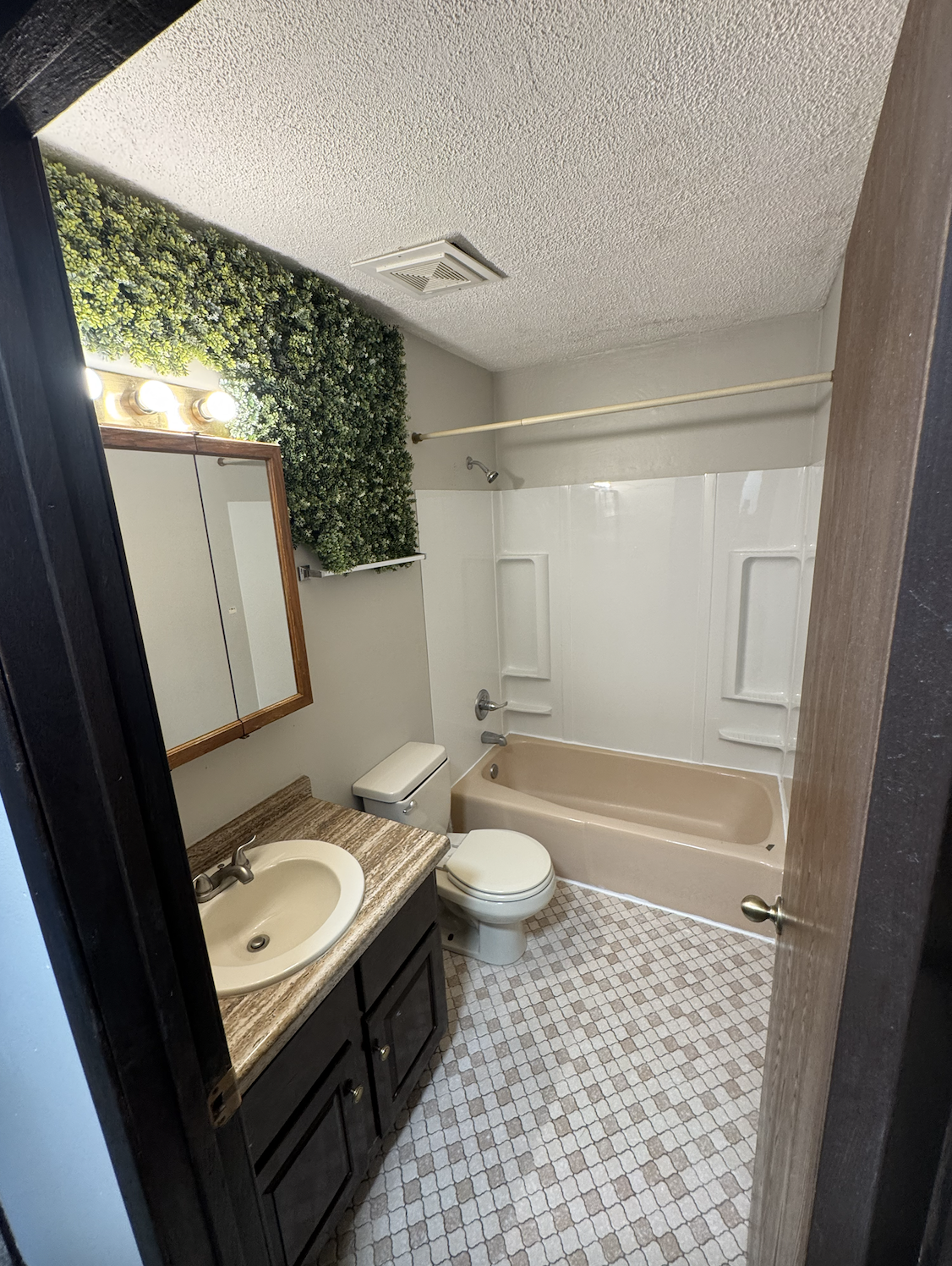 571 County Road B E Property Photo 4