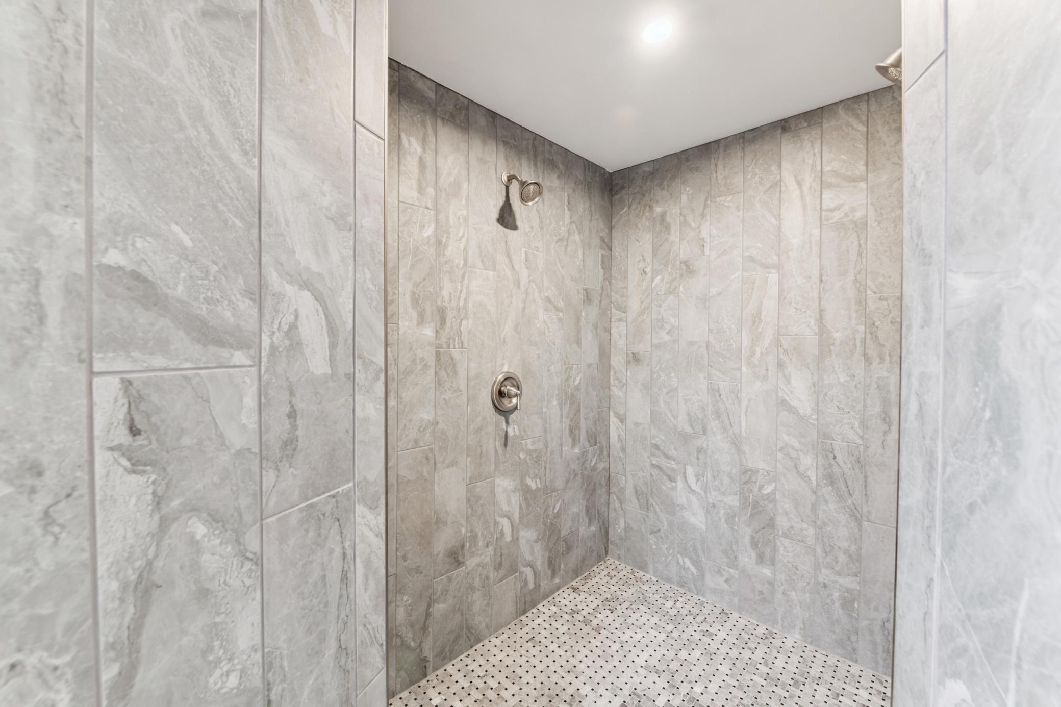 7277 North Shore Drive Property Photo 18