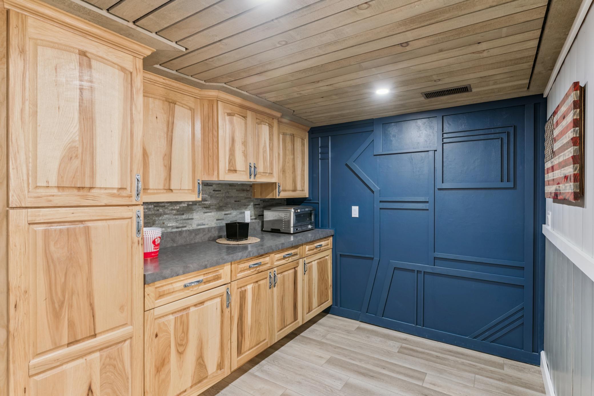 7277 North Shore Drive Property Photo 24