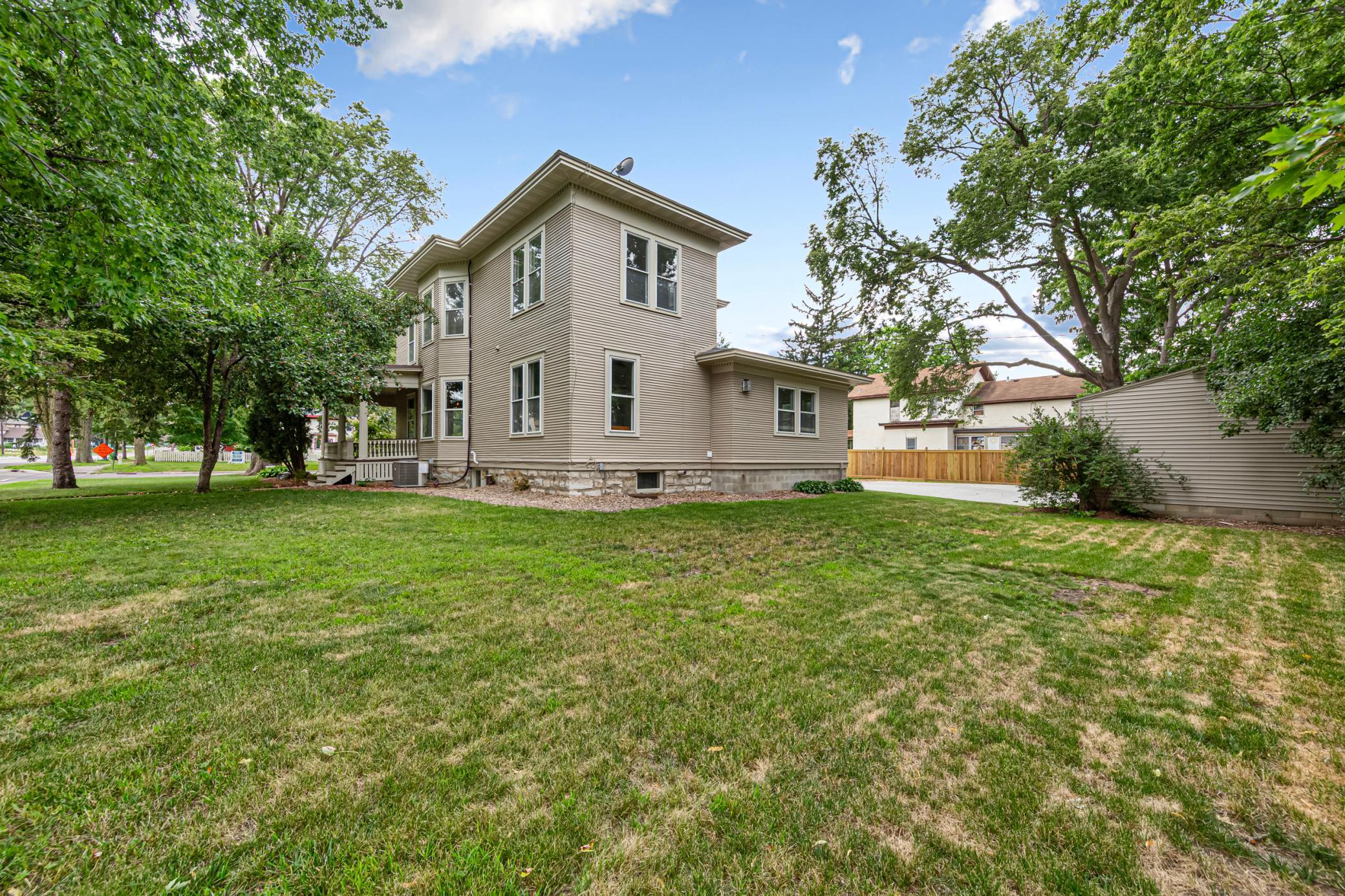 404 3rd Street Nw Property Photo 9