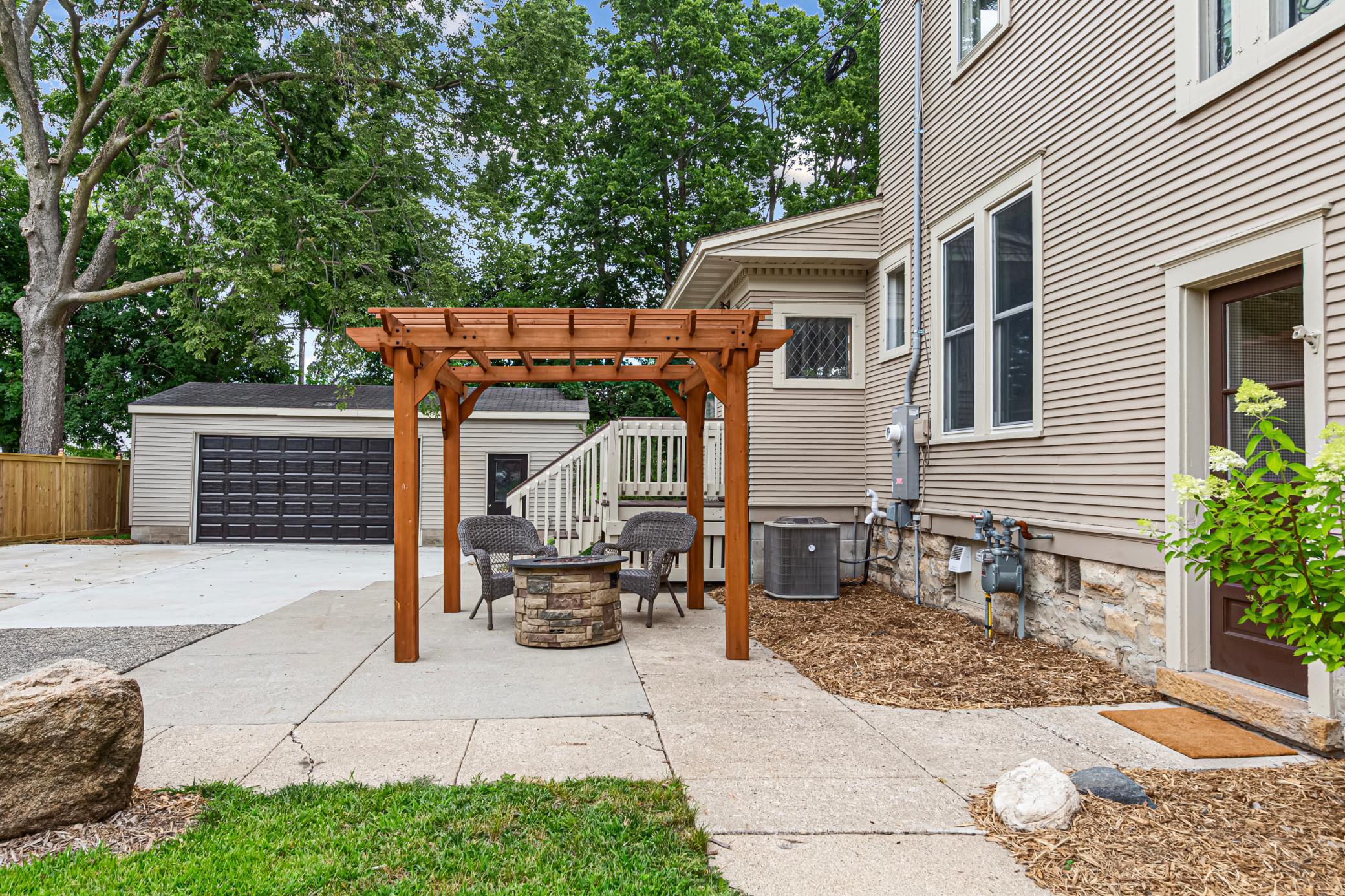 404 3rd Street Nw Property Photo 14