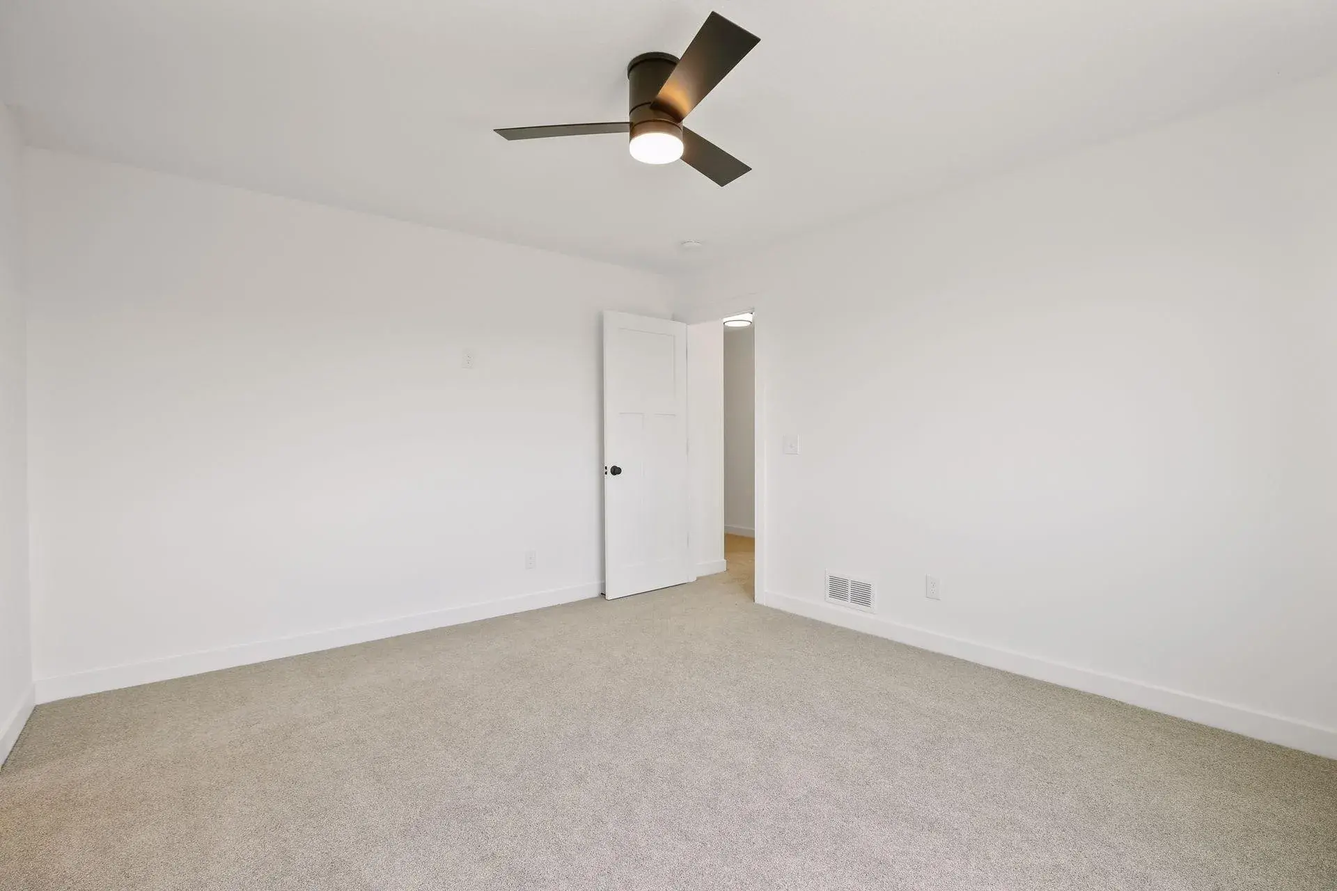 4928 Parkside Circle Property Photo 24