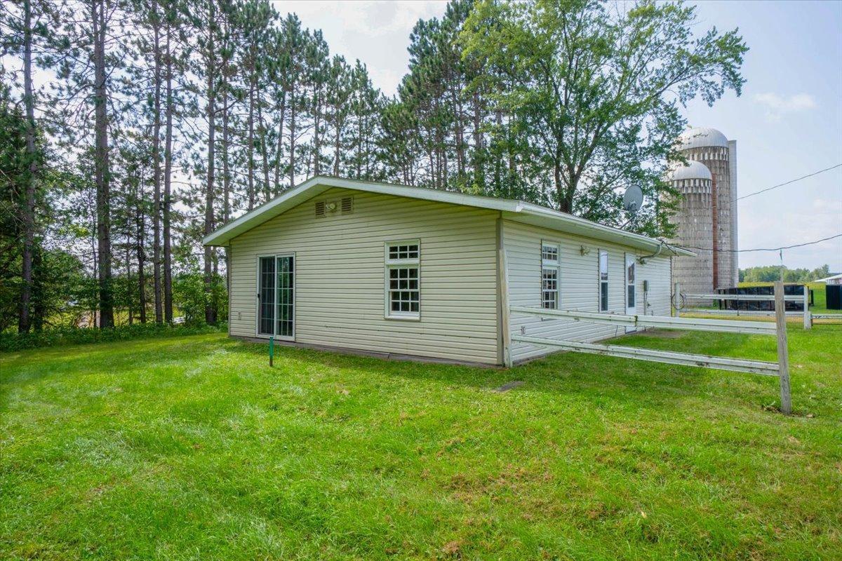 18444 290th Avenue Property Photo 3