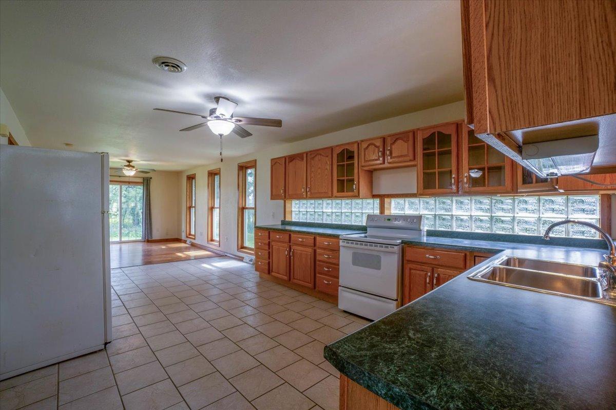 18444 290th Avenue Property Photo 4
