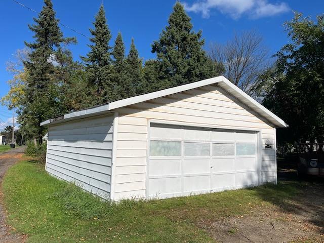 1909 Southern Drive Property Photo 8
