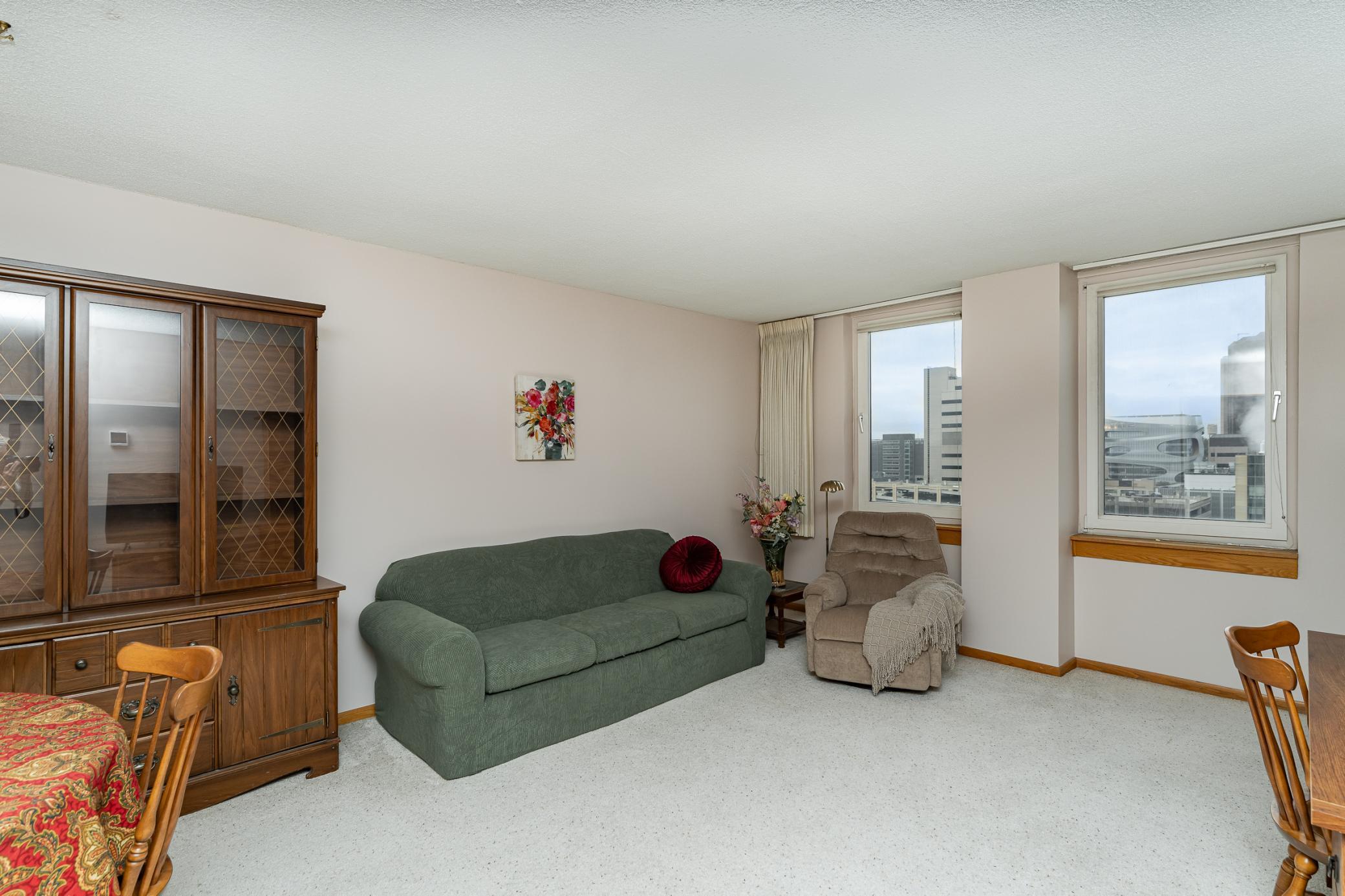 220 Broadway Avenue S 1417 Property Photo 4