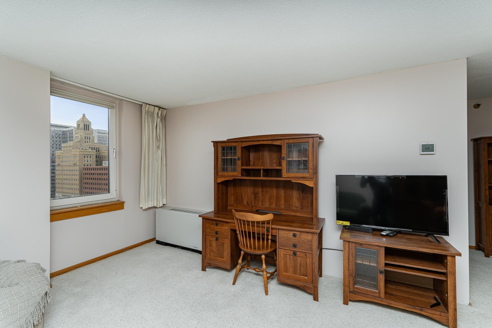 220 Broadway Avenue S 1417 Property Photo 6