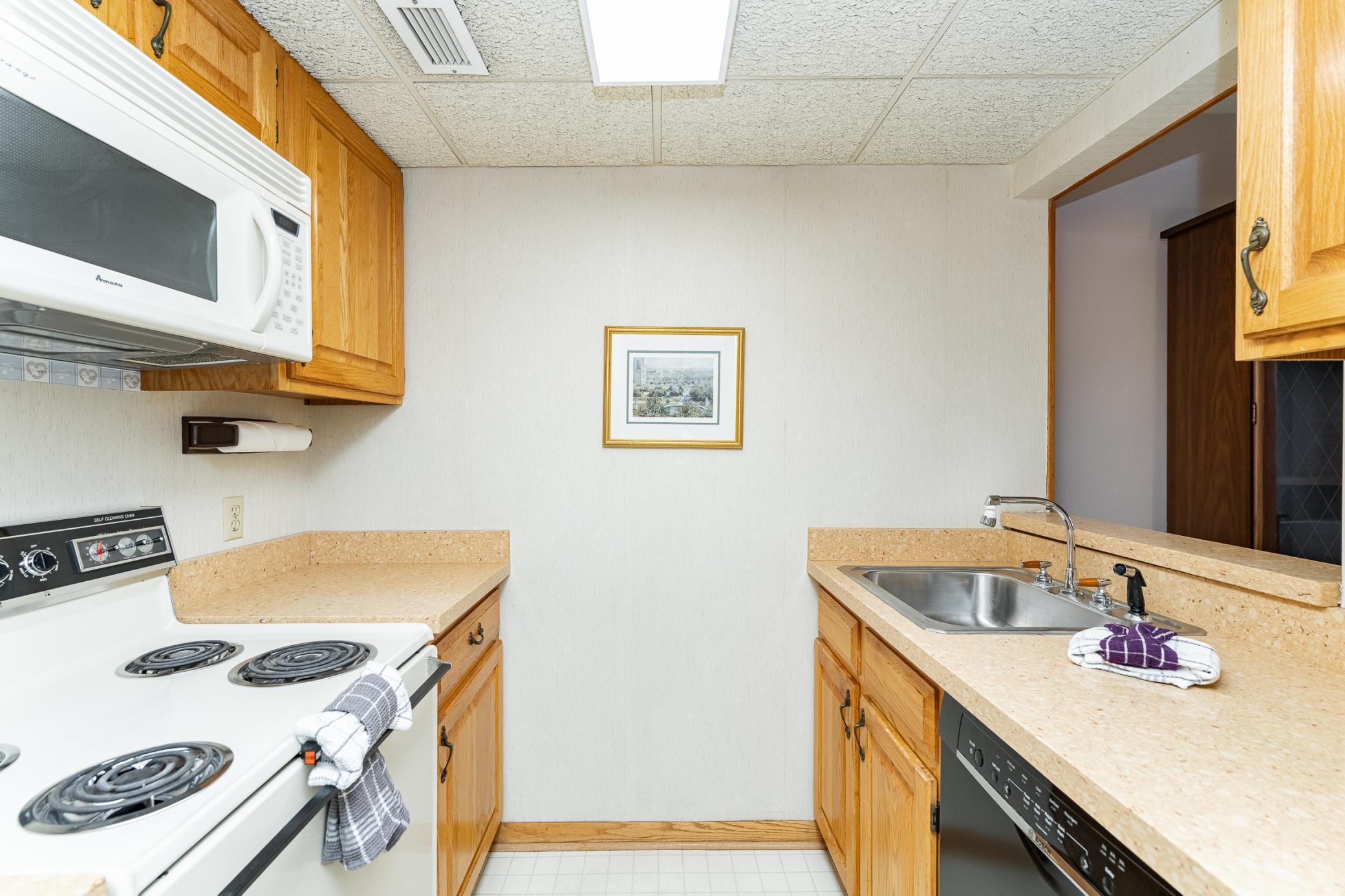 220 Broadway Avenue S 1417 Property Photo 8