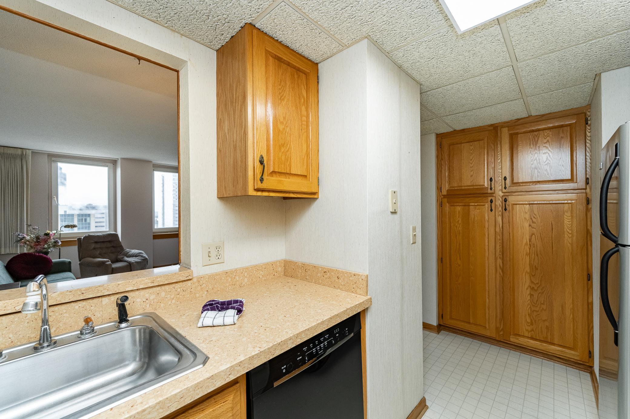 220 Broadway Avenue S 1417 Property Photo 10