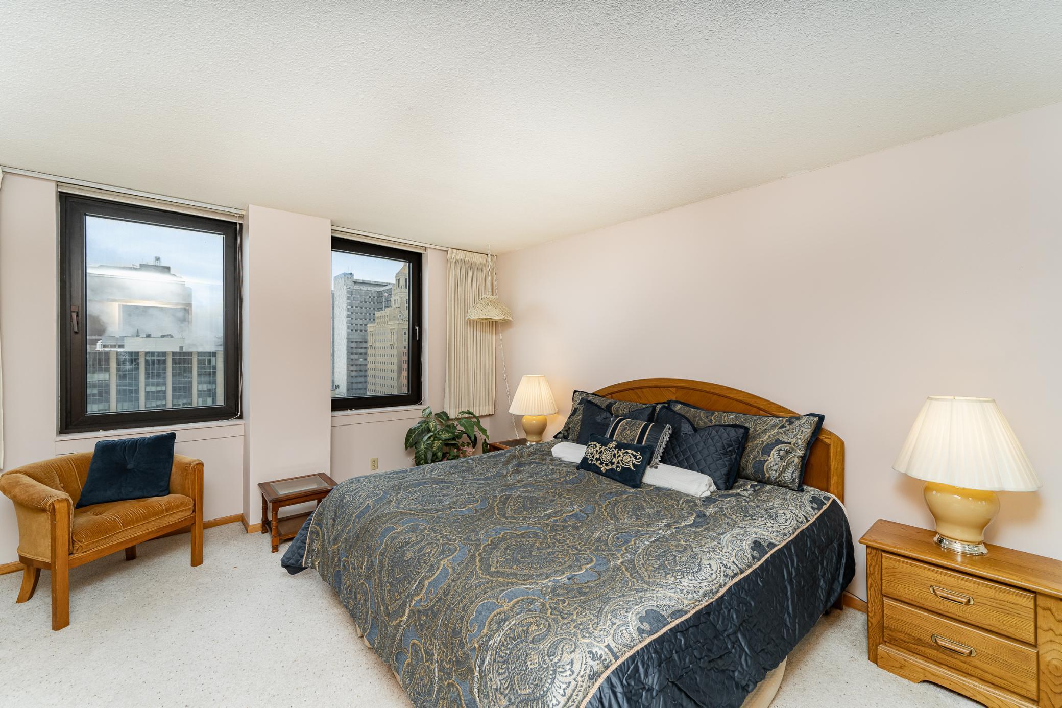 220 Broadway Avenue S 1417 Property Photo 12