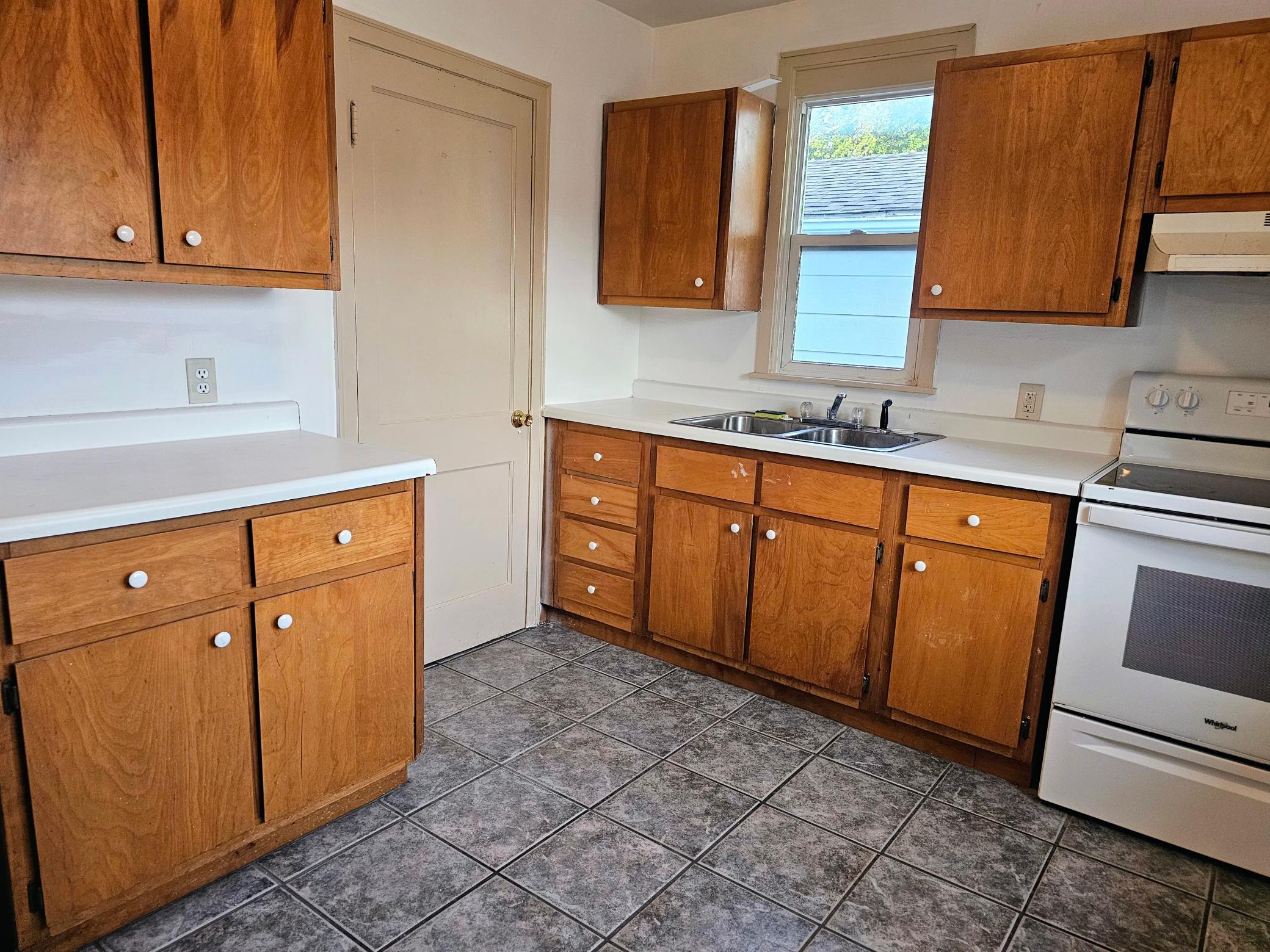 603 Webster Street Property Photo 4