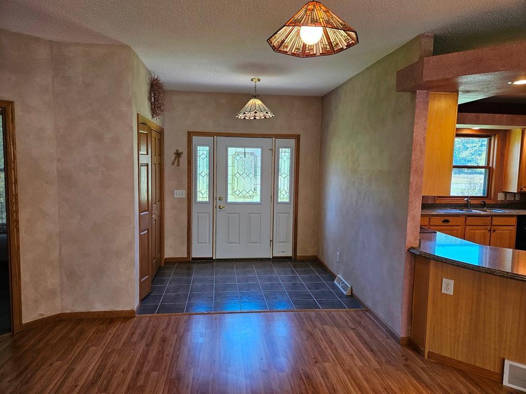 3065 River Road Property Photo 7