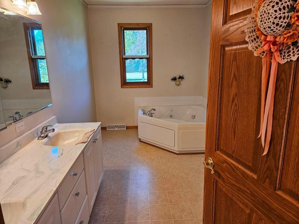 3065 River Road Property Photo 12