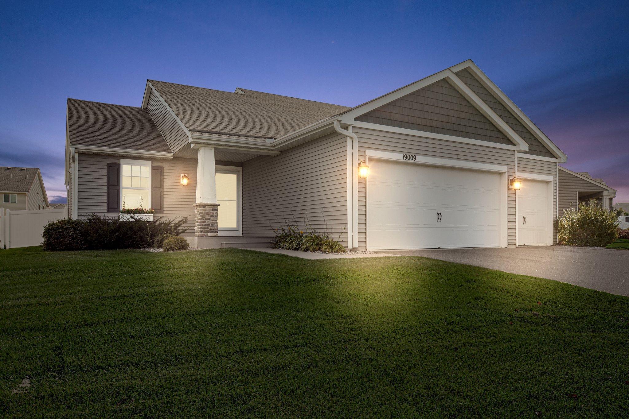 19009 Ivanhoe Drive Property Photo 1