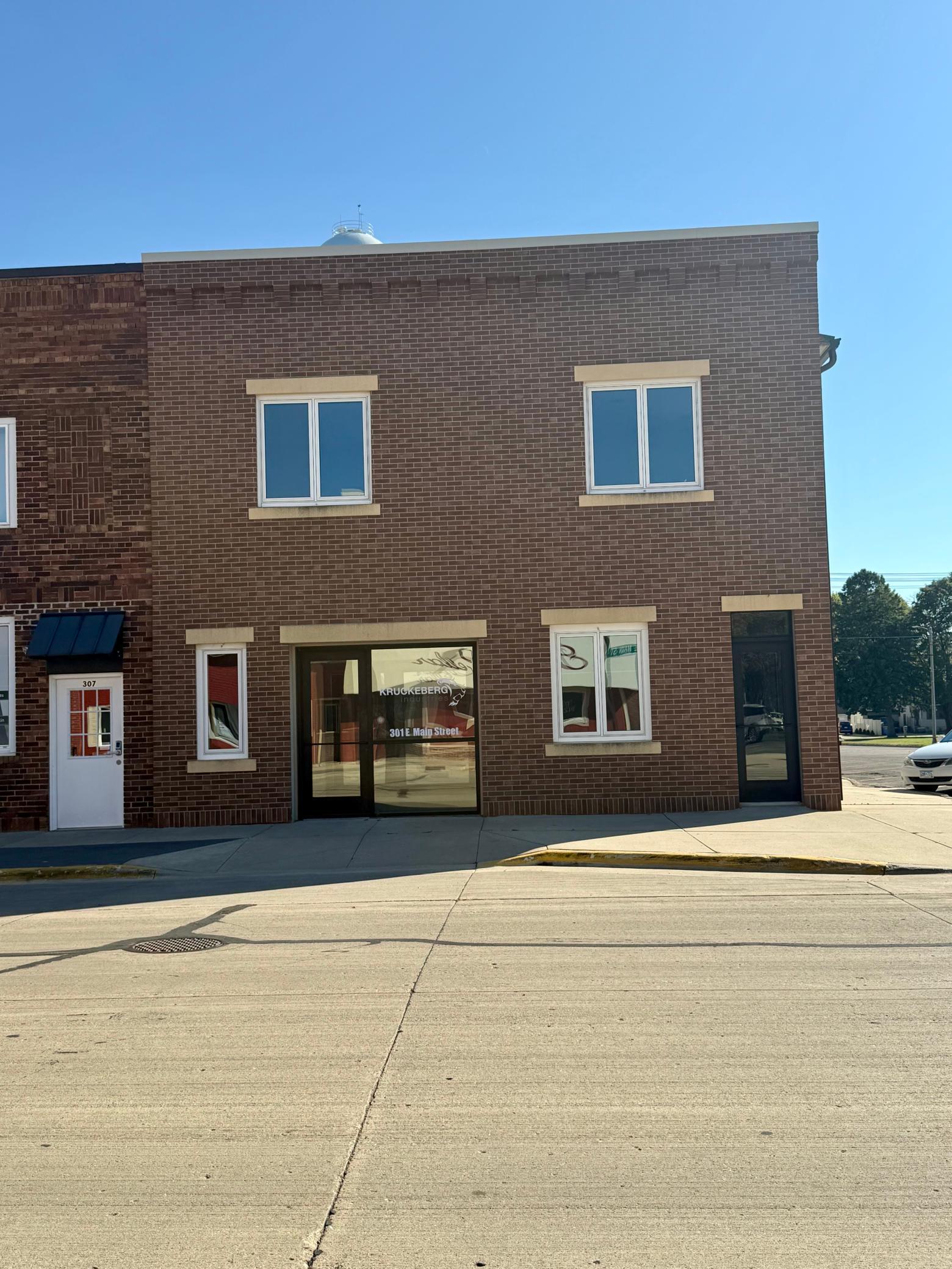 301 E Main Street Property Photo 1