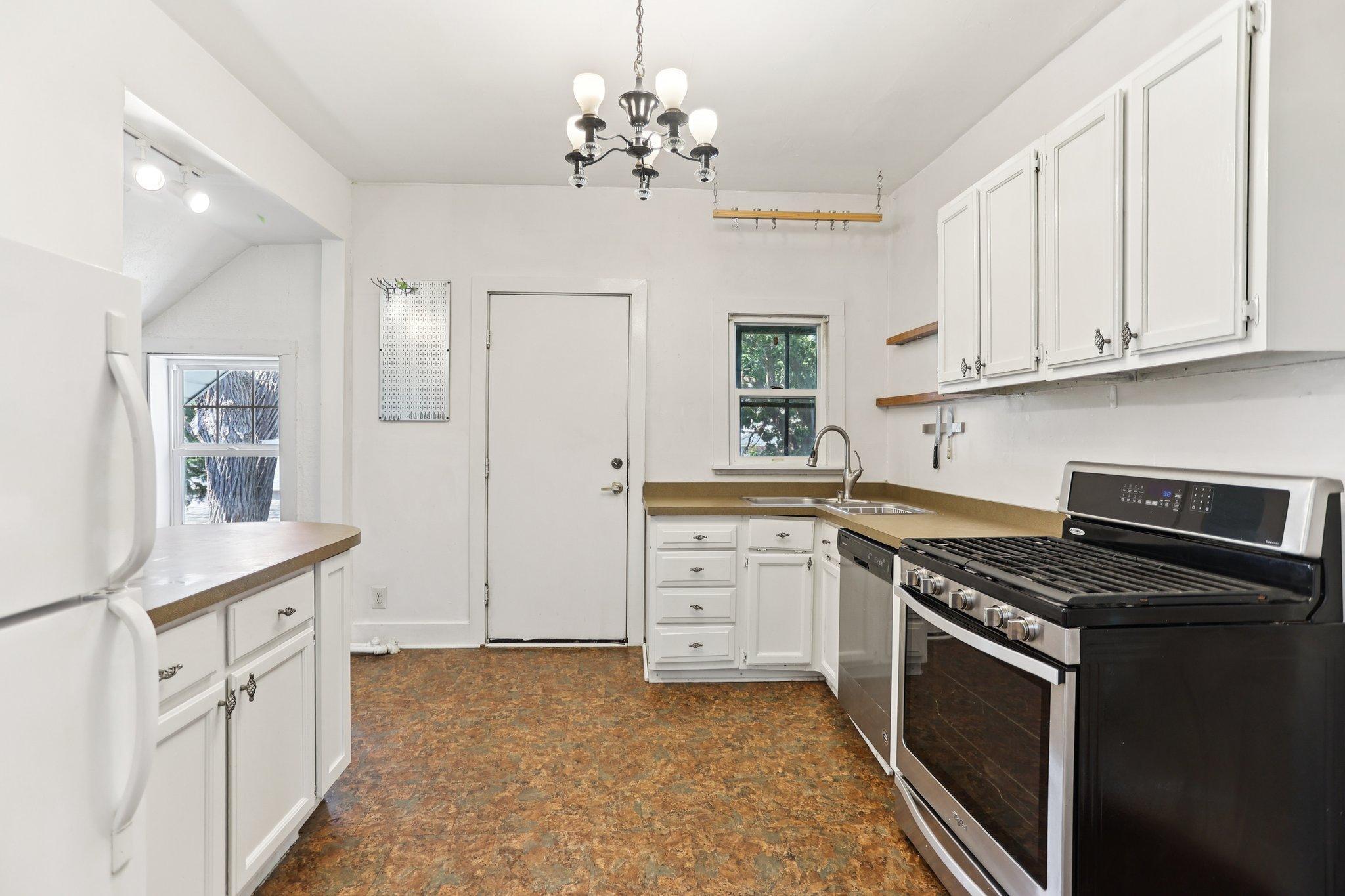 1253 Ashland Avenue Property Photo 5