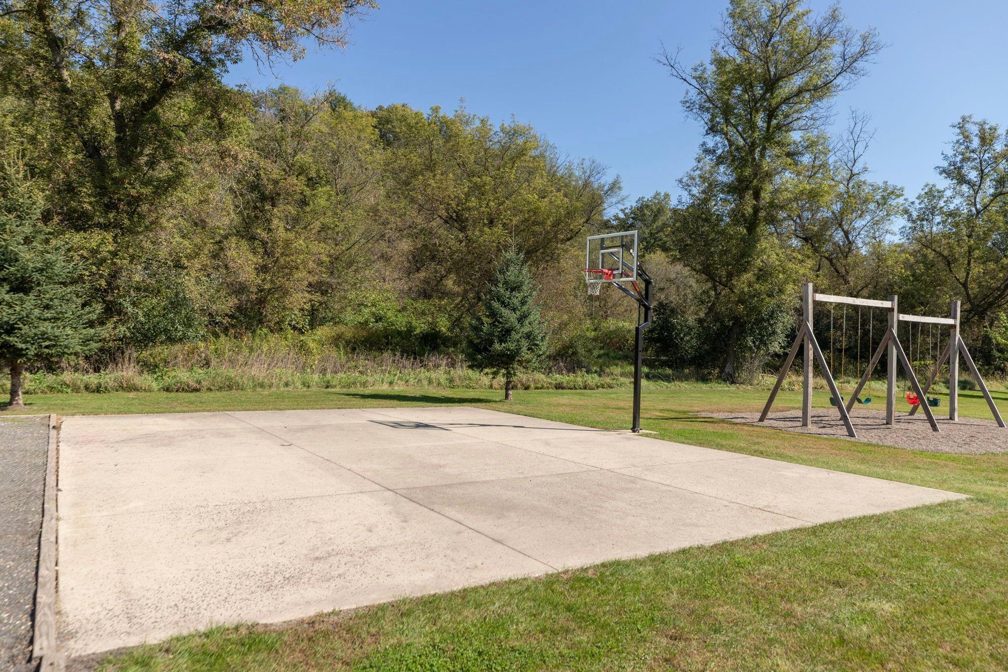 25276 Highway 250 Property Photo 13