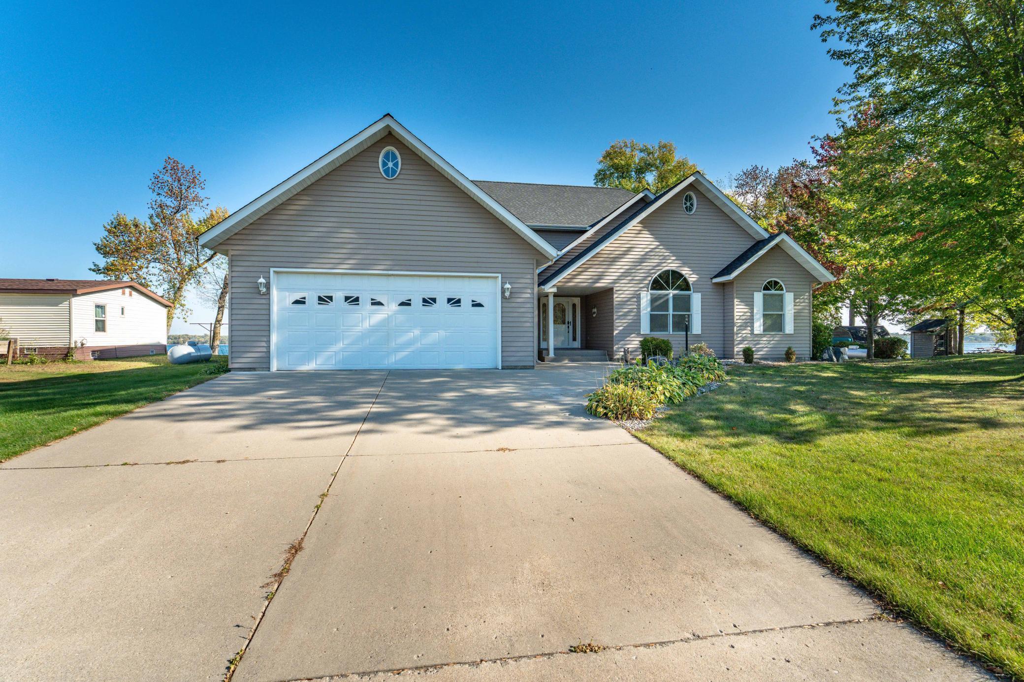 42221 Ukkelberg Drive Property Photo 1