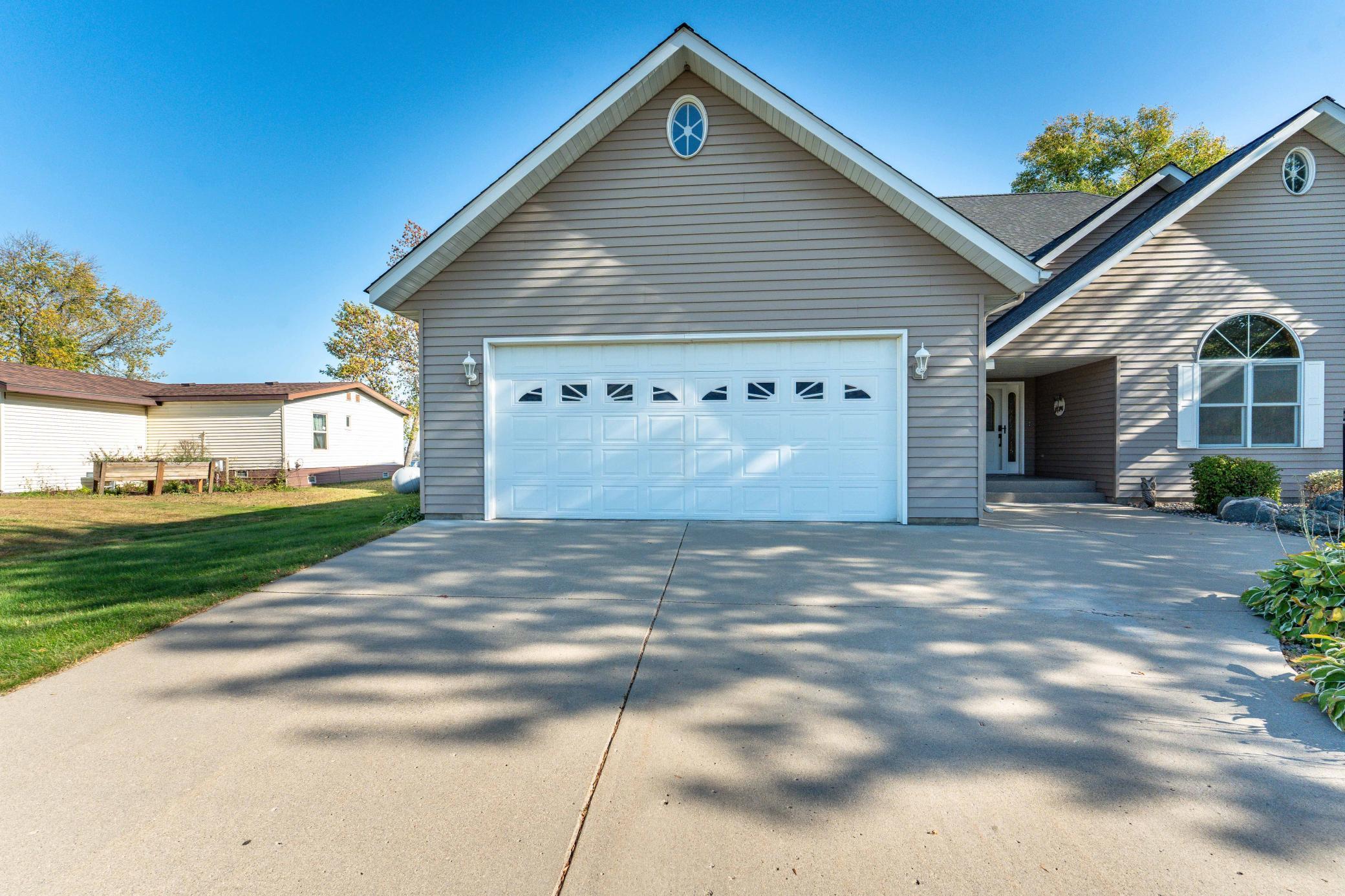 42221 Ukkelberg Drive Property Photo 7