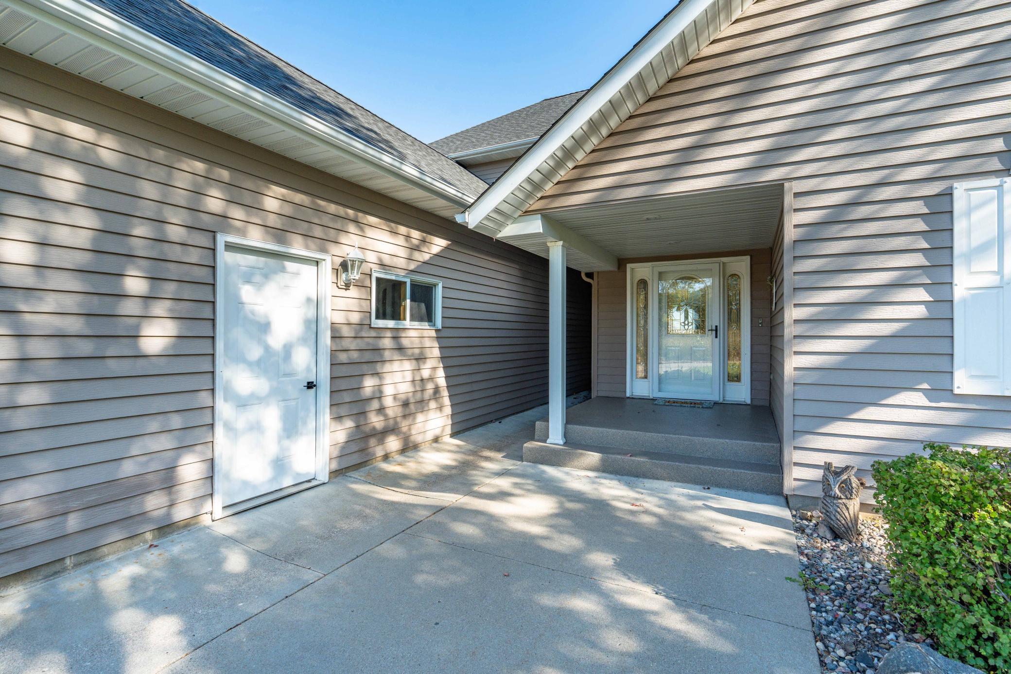 42221 Ukkelberg Drive Property Photo 8