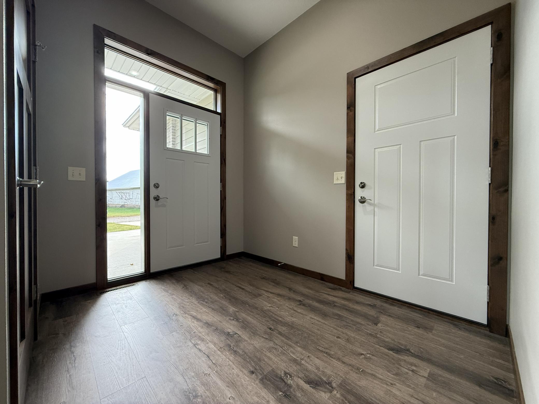 1207 S Shore Drive Property Photo 7