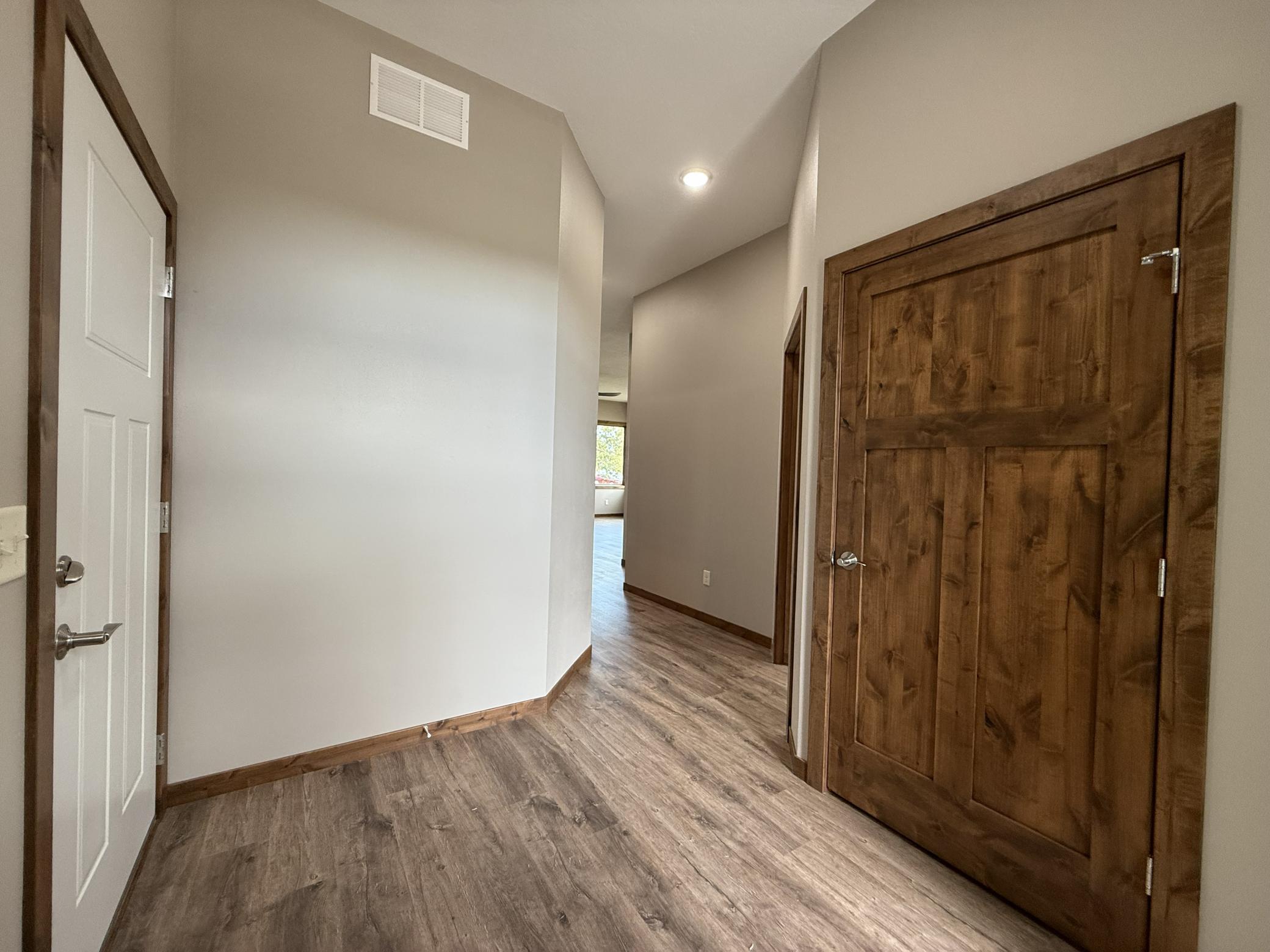 1207 S Shore Drive Property Photo 8