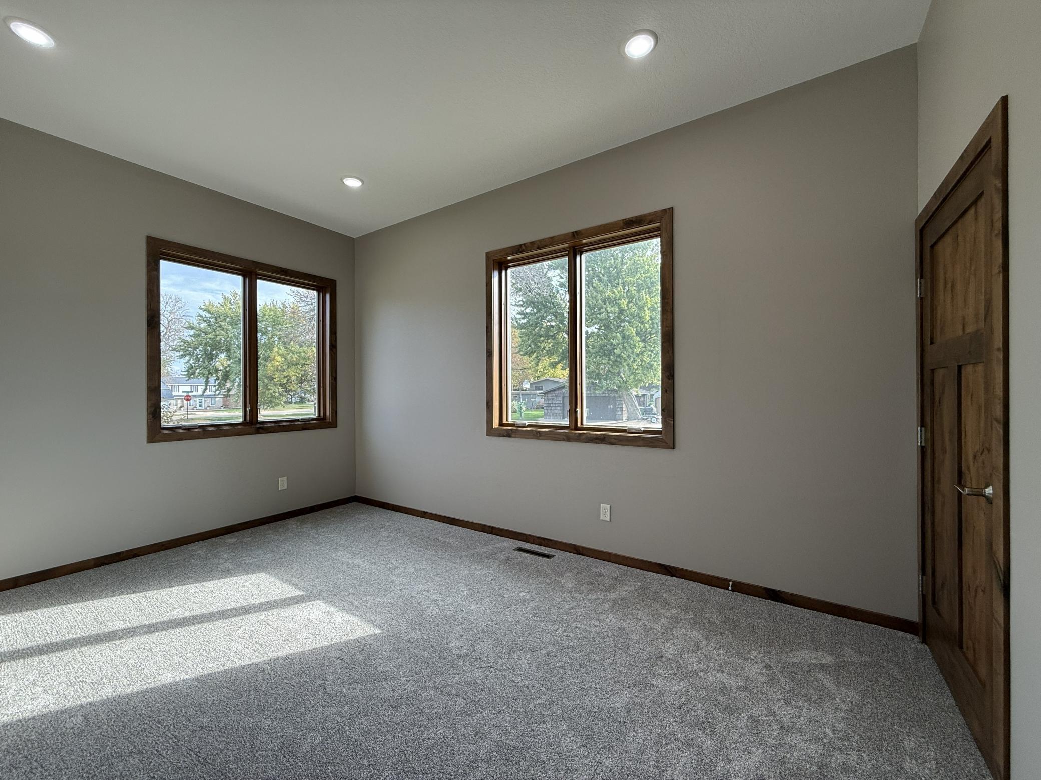 1207 S Shore Drive Property Photo 9