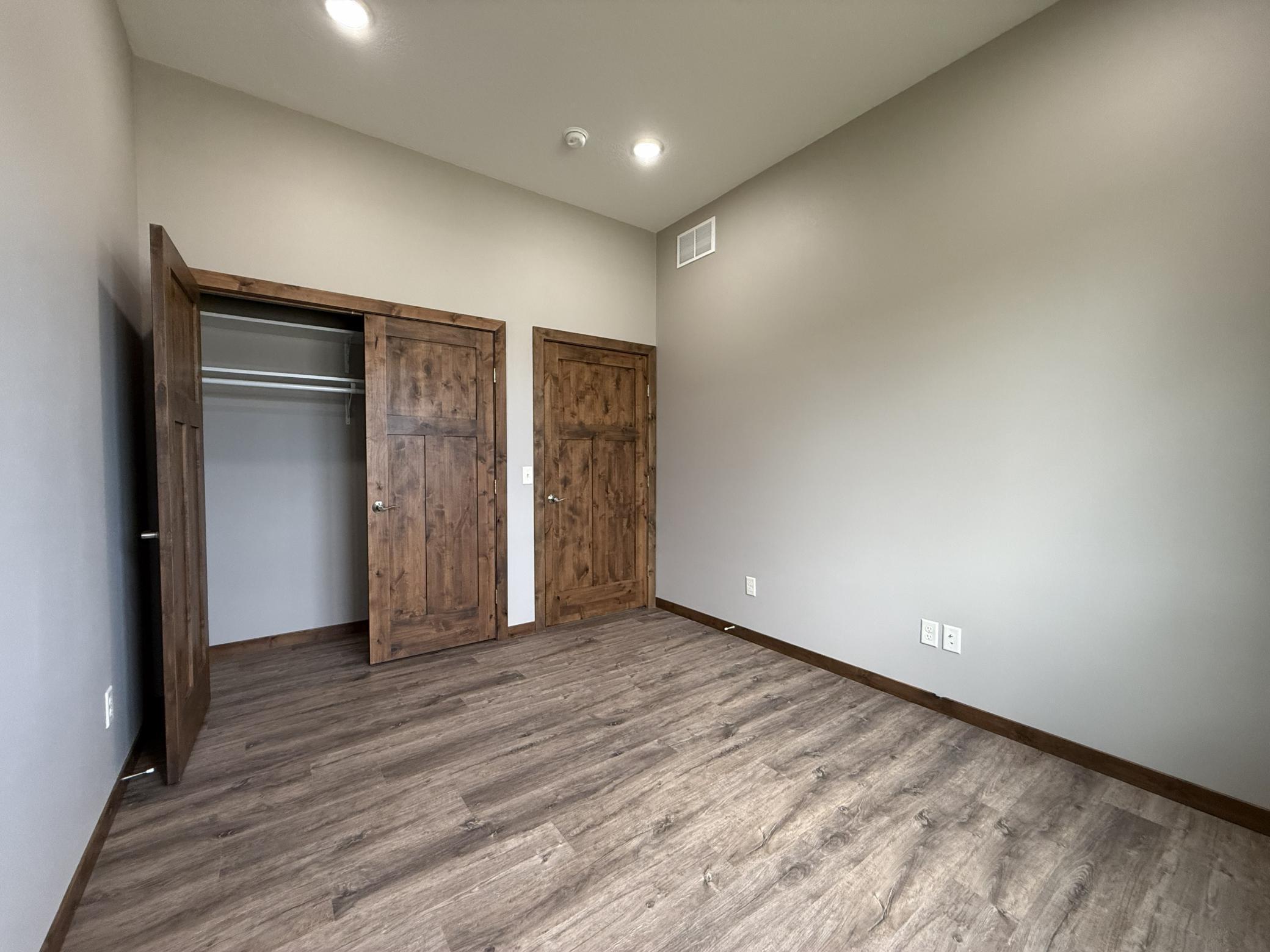 1207 S Shore Drive Property Photo 12