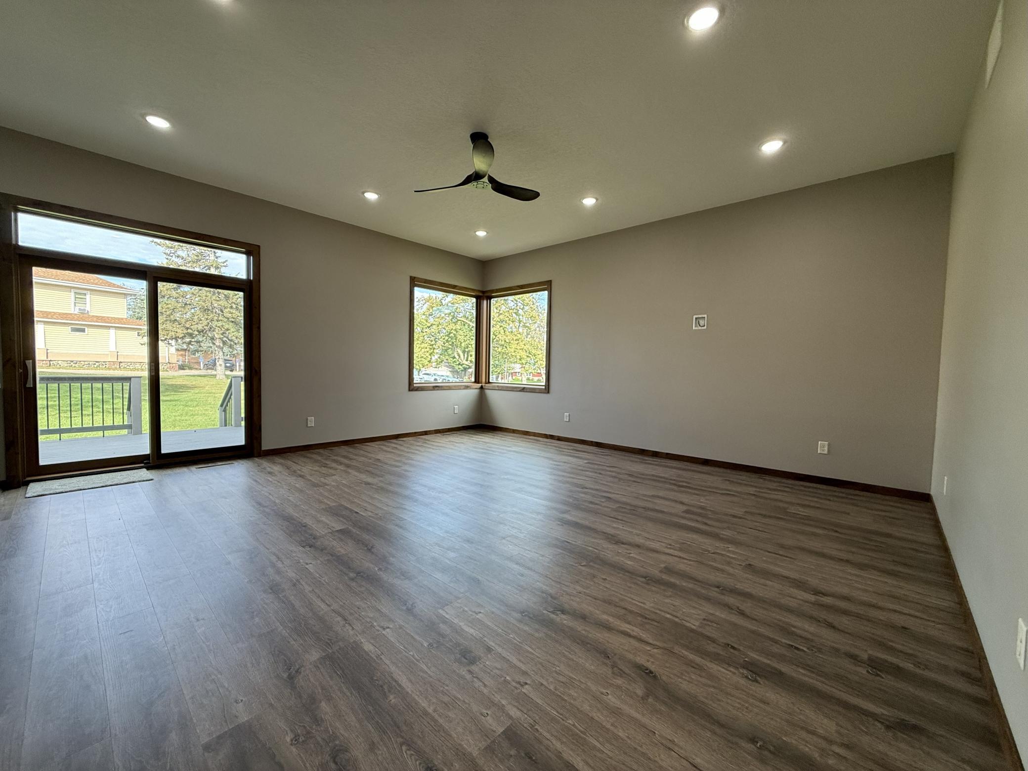 1207 S Shore Drive Property Photo 14