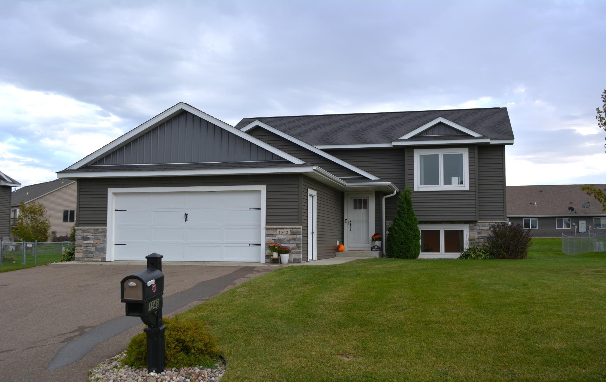 1642 Beaver Way Property Photo 1