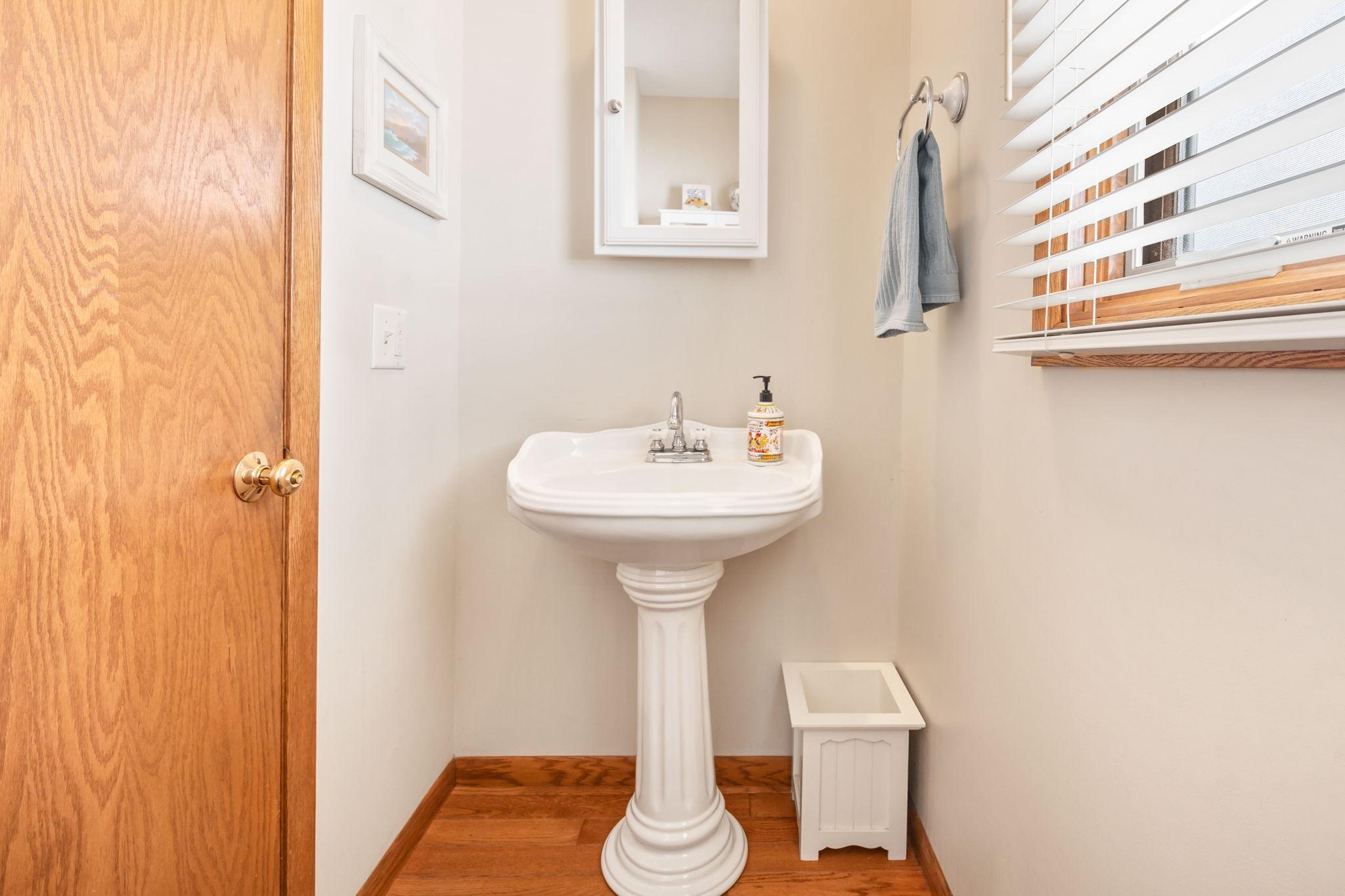 6825 N Shore Drive Property Photo 12