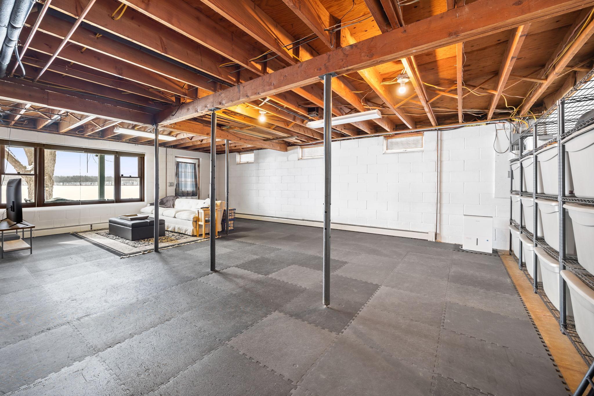 6825 N Shore Drive Property Photo 17