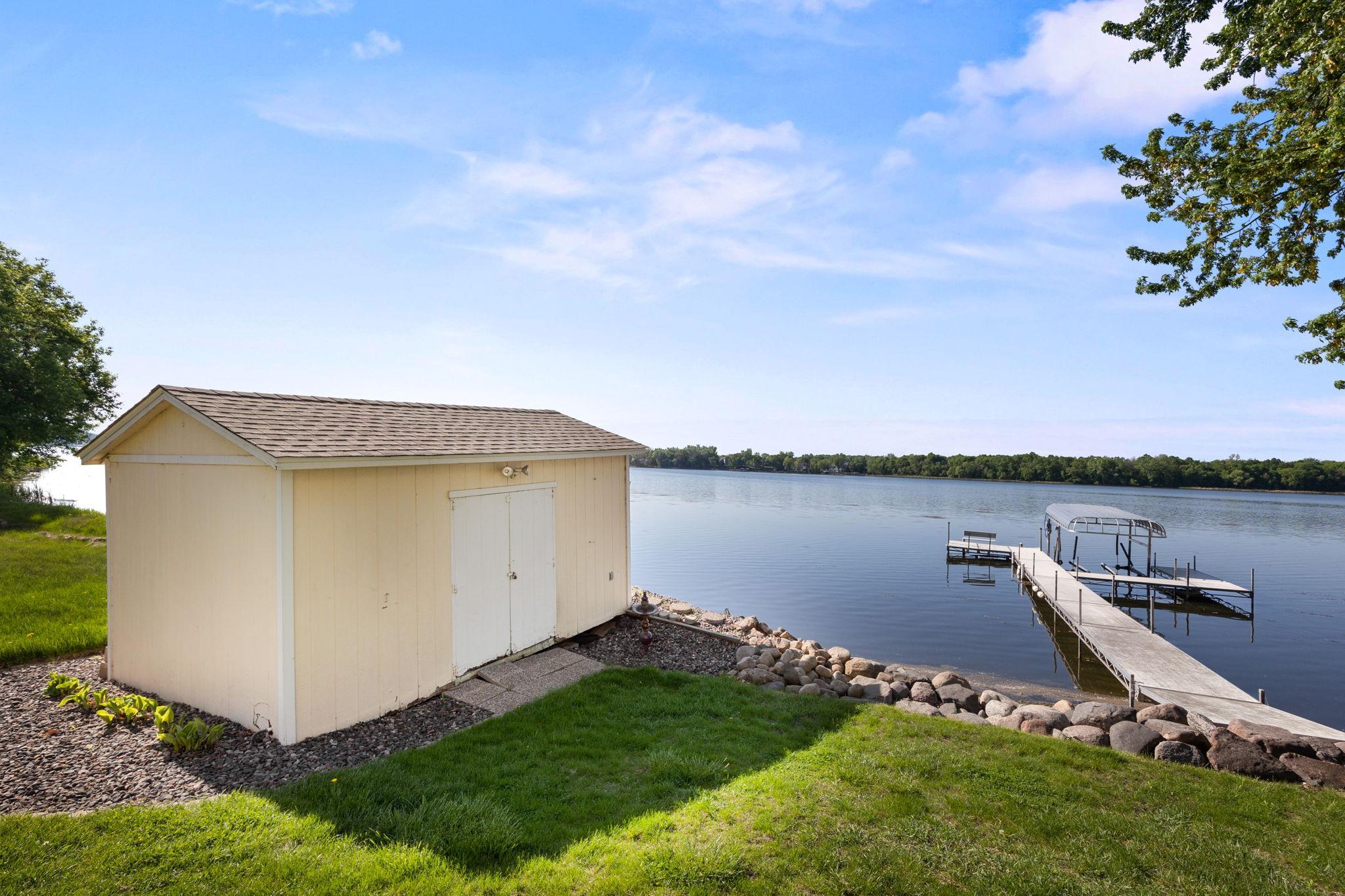 6825 N Shore Drive Property Photo 26