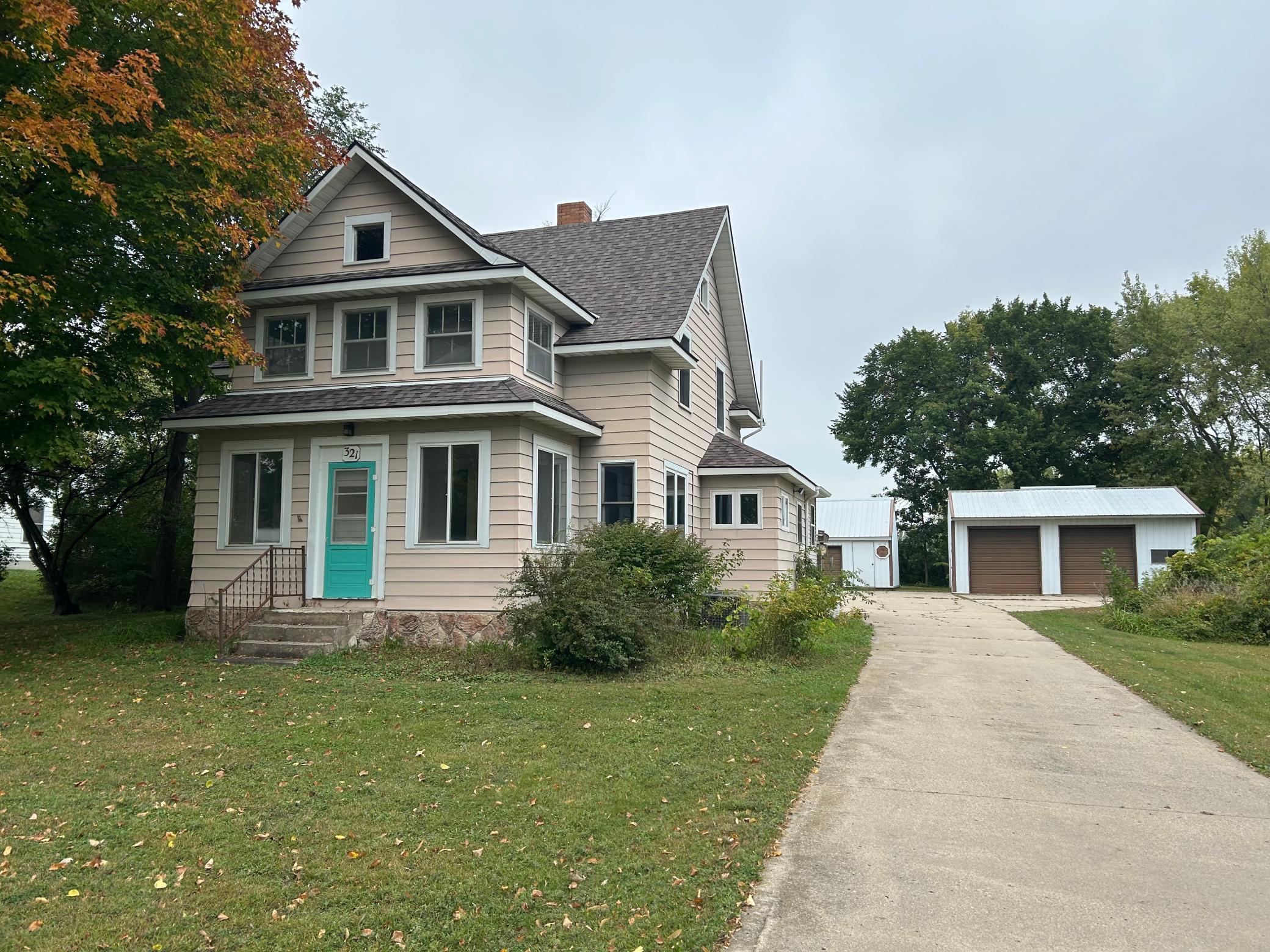 321 Highway 7 E Property Photo 1