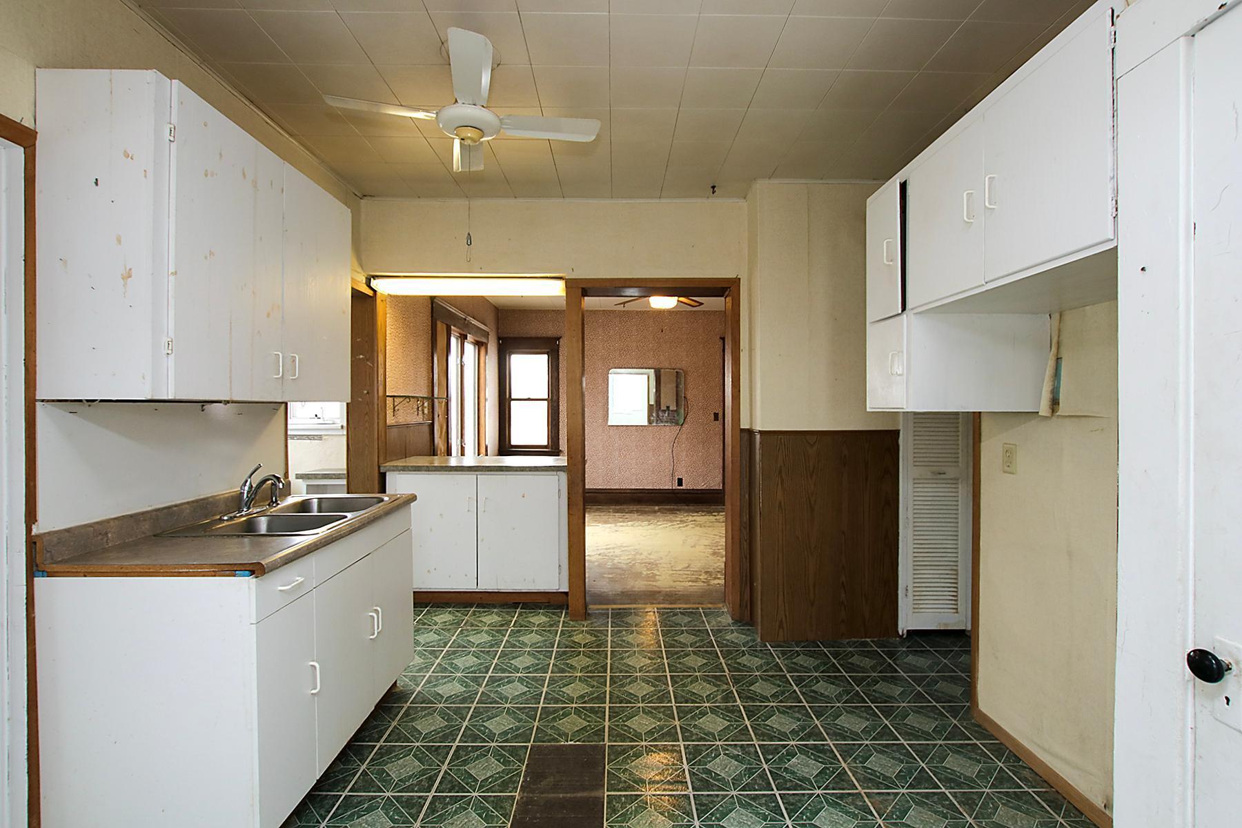 321 Highway 7 E Property Photo 7