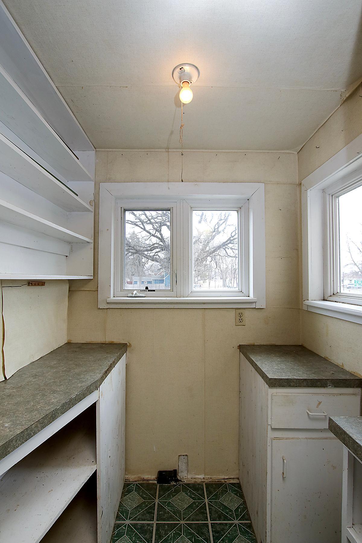 321 Highway 7 E Property Photo 8