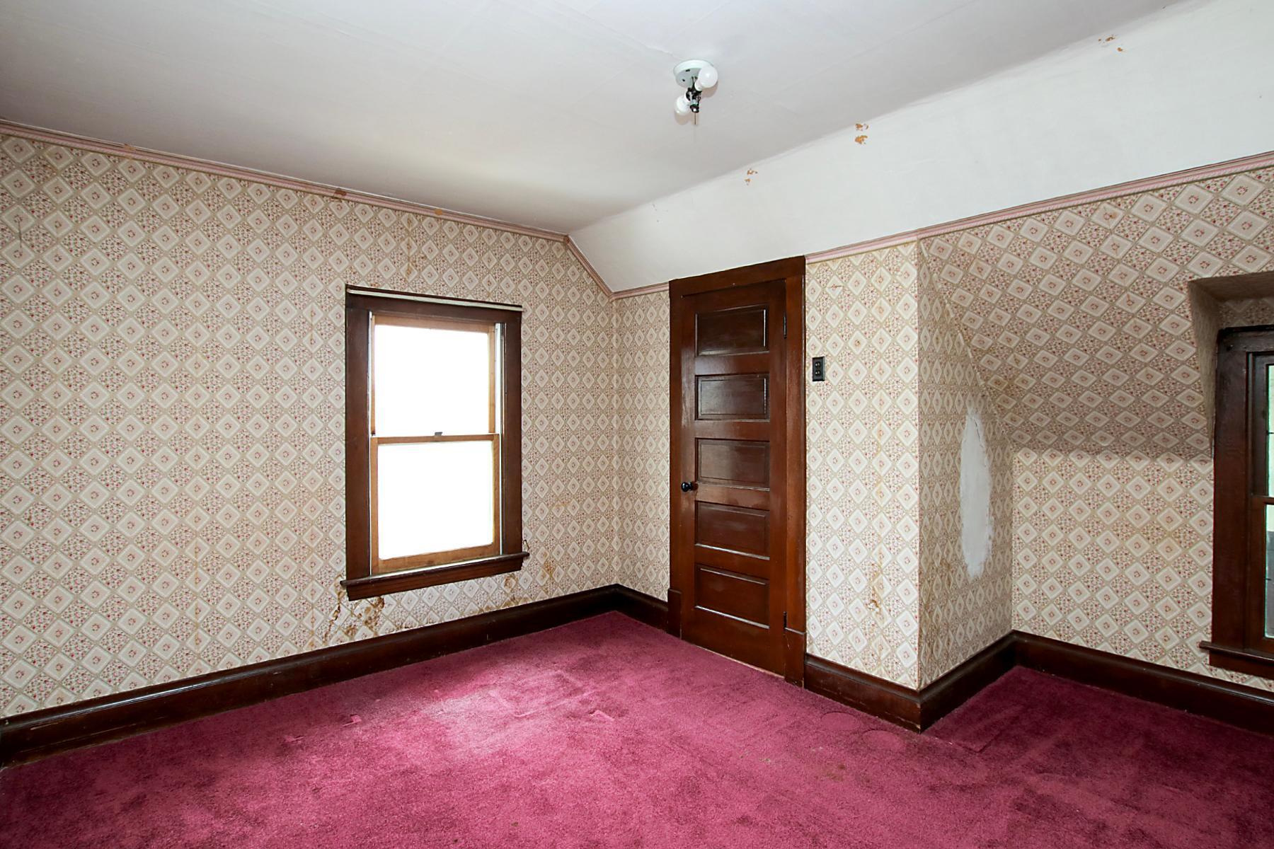 321 Highway 7 E Property Photo 17