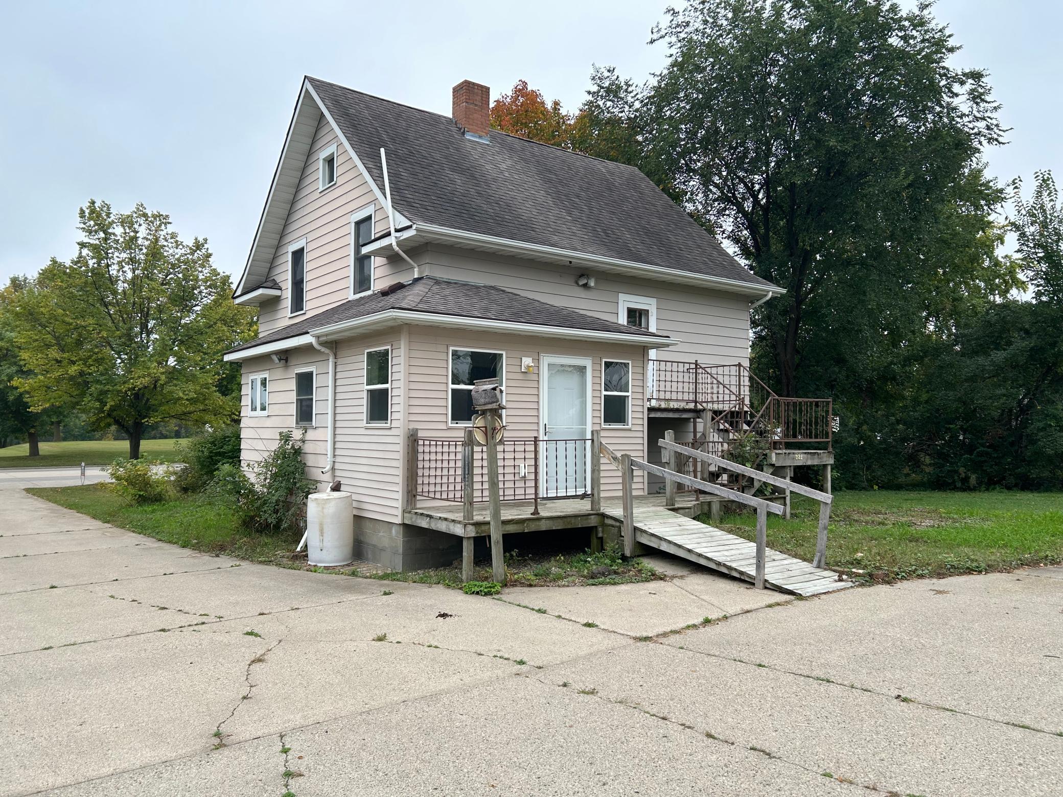 321 Highway 7 E Property Photo 19