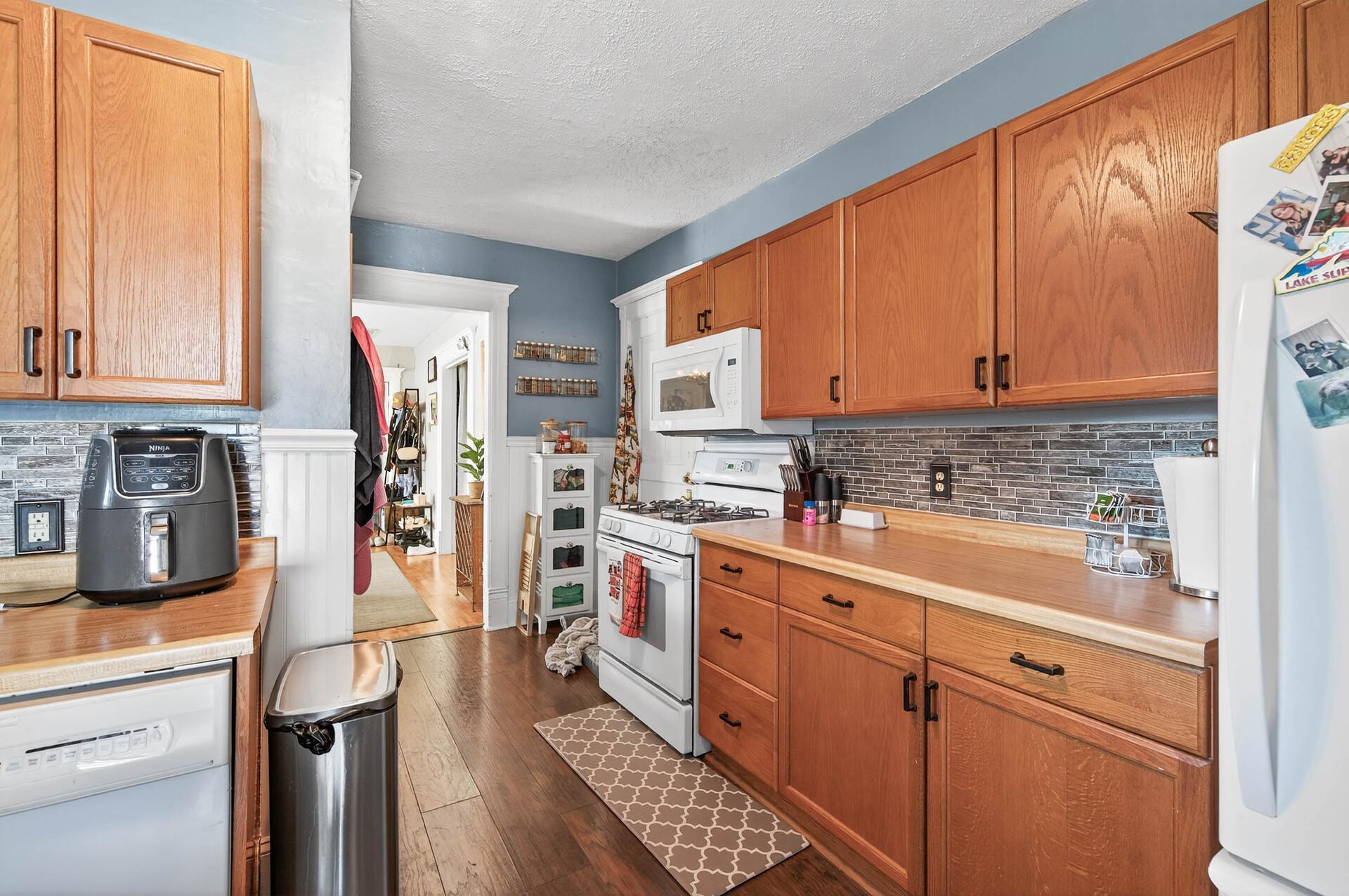 451 Madison Street Property Photo 8