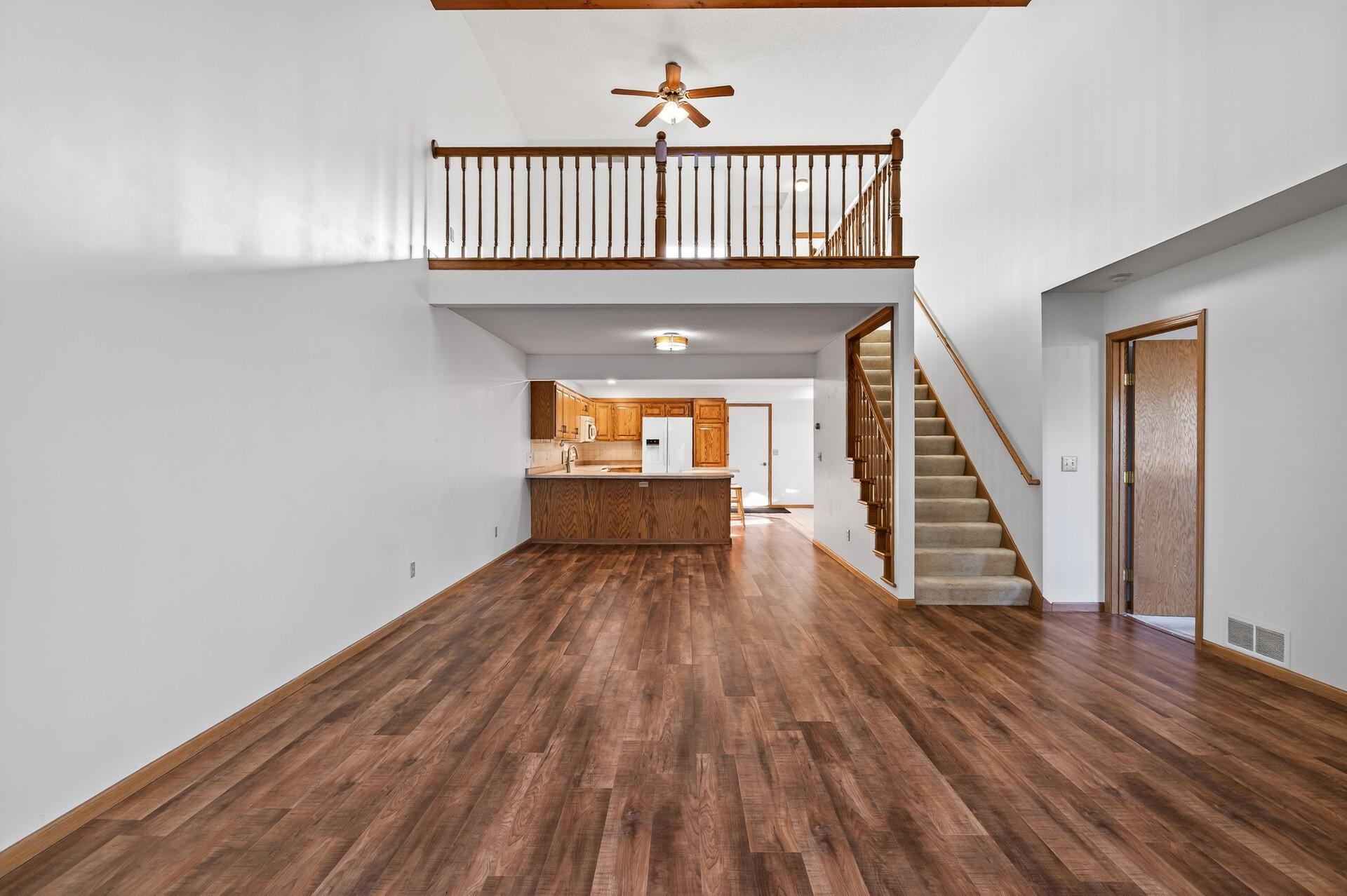 14245 Fairway Lane Se Property Photo 9