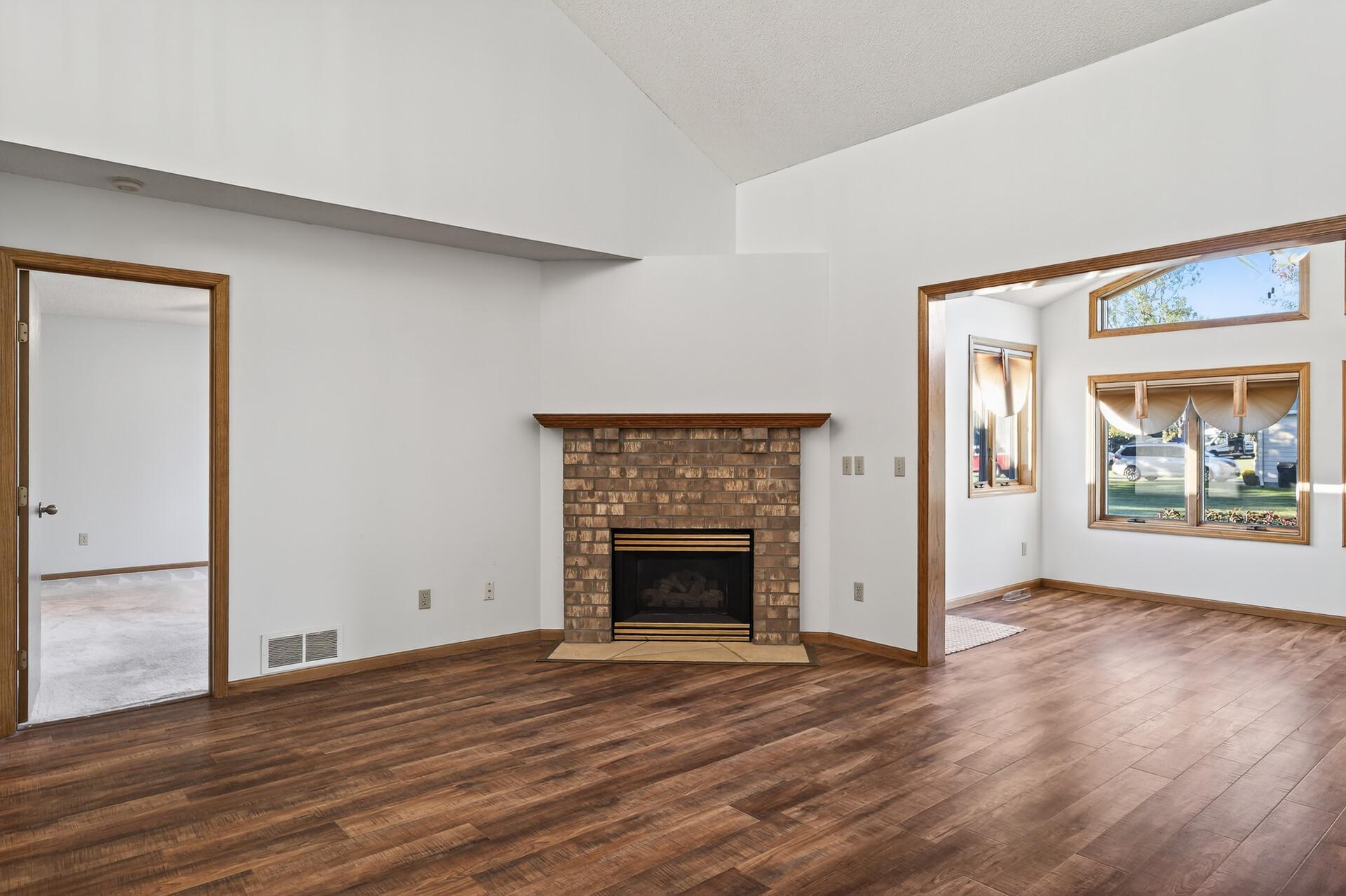 14245 Fairway Lane Se Property Photo 13